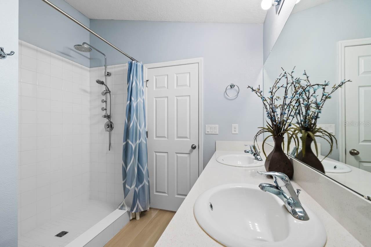 5424 Summer Sunset Dr Property Photo 32