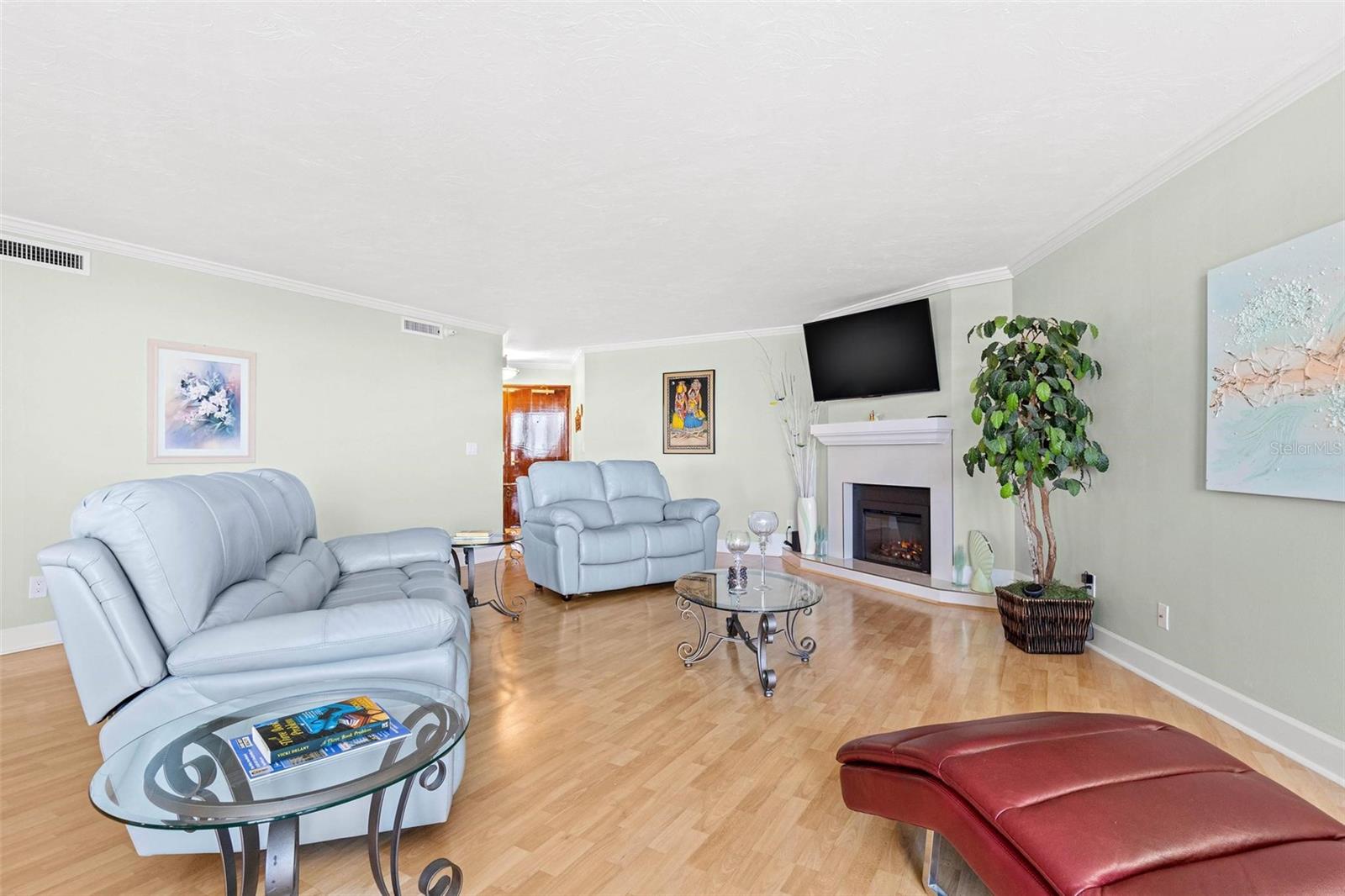 1660 Gulf Blvd #607 Property Photo 7