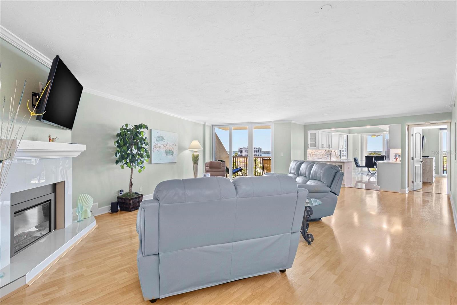 1660 Gulf Blvd #607 Property Photo 8