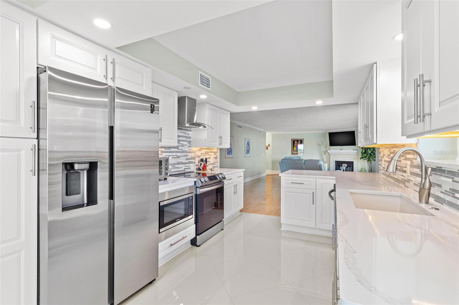 1660 Gulf Blvd #607 Property Photo 12