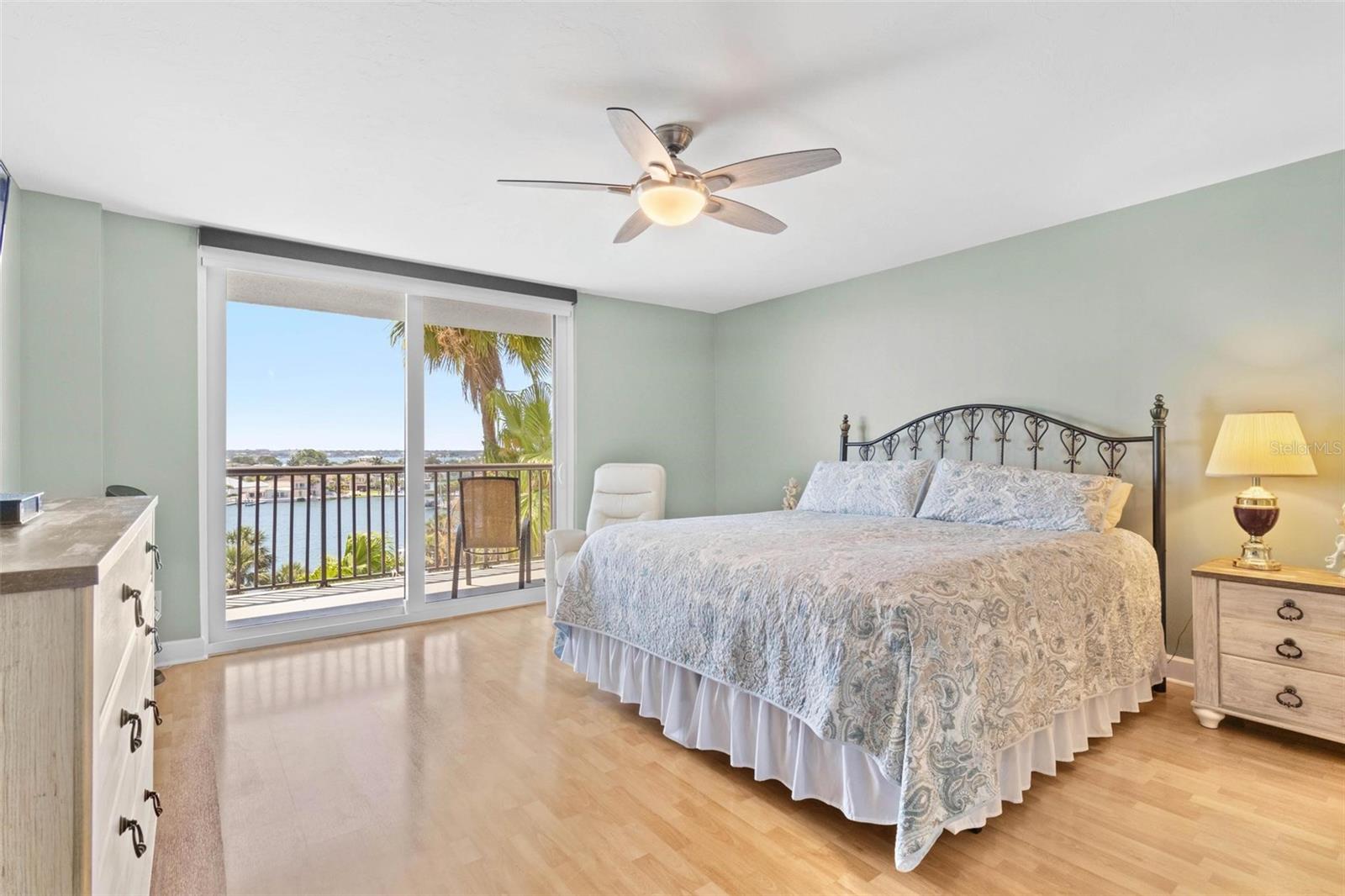1660 Gulf Blvd #607 Property Photo 16