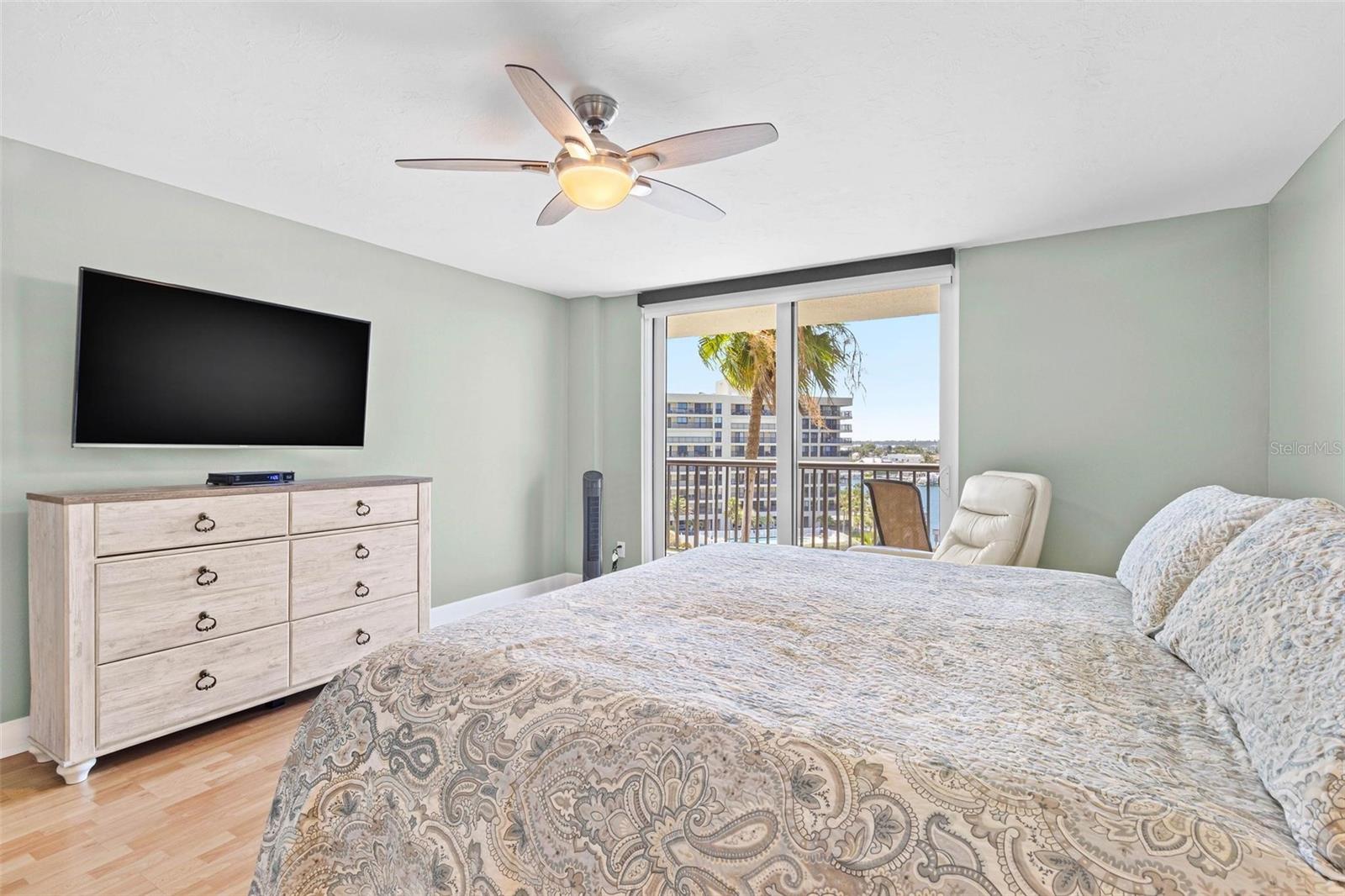 1660 Gulf Blvd #607 Property Photo 18