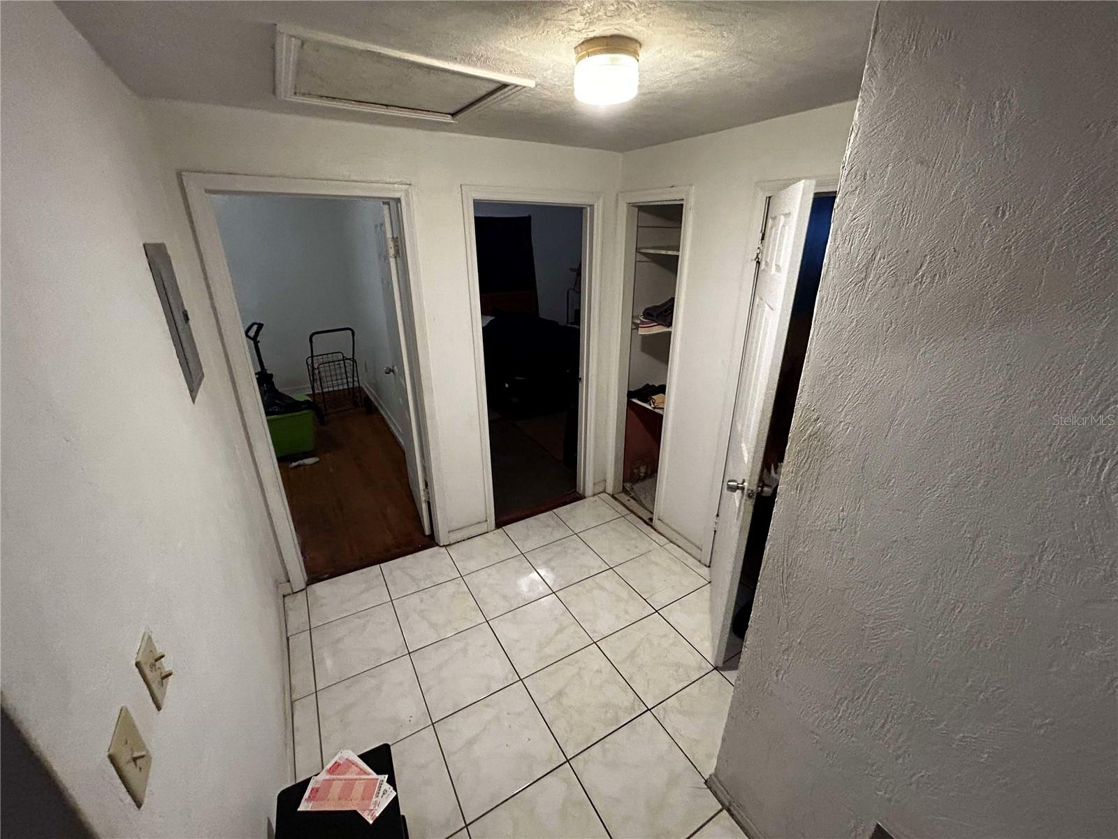 415 Model St Property Photo 11