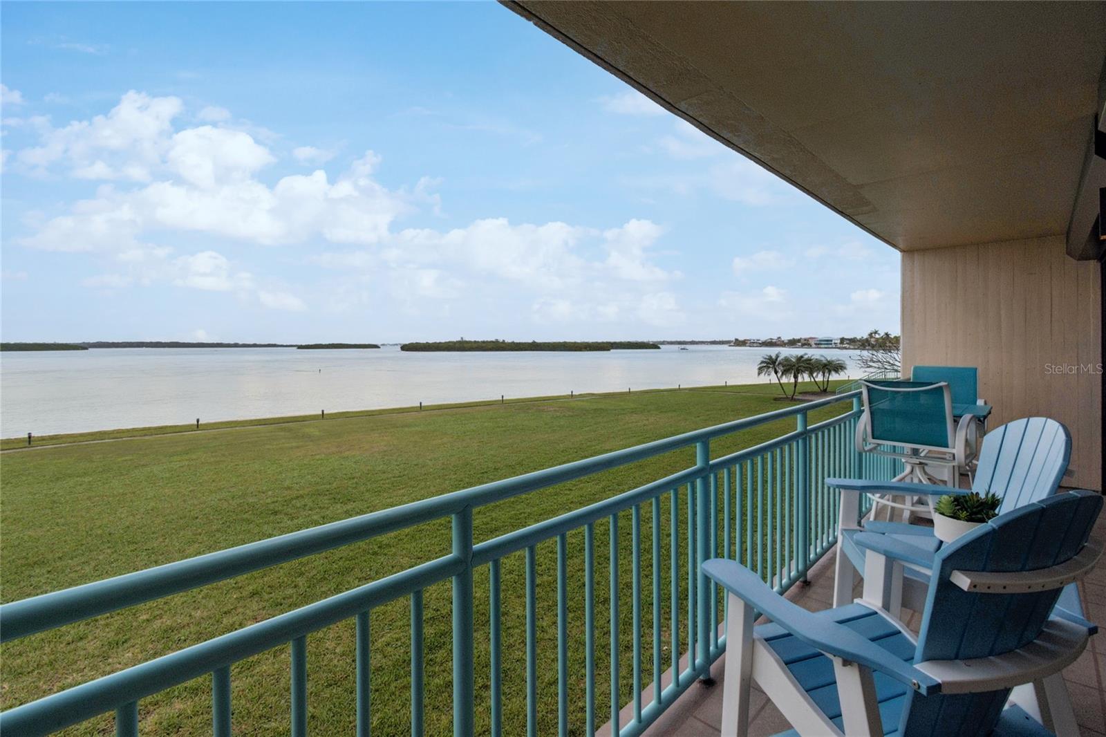 1 Key Capri #101e Property Photo 15