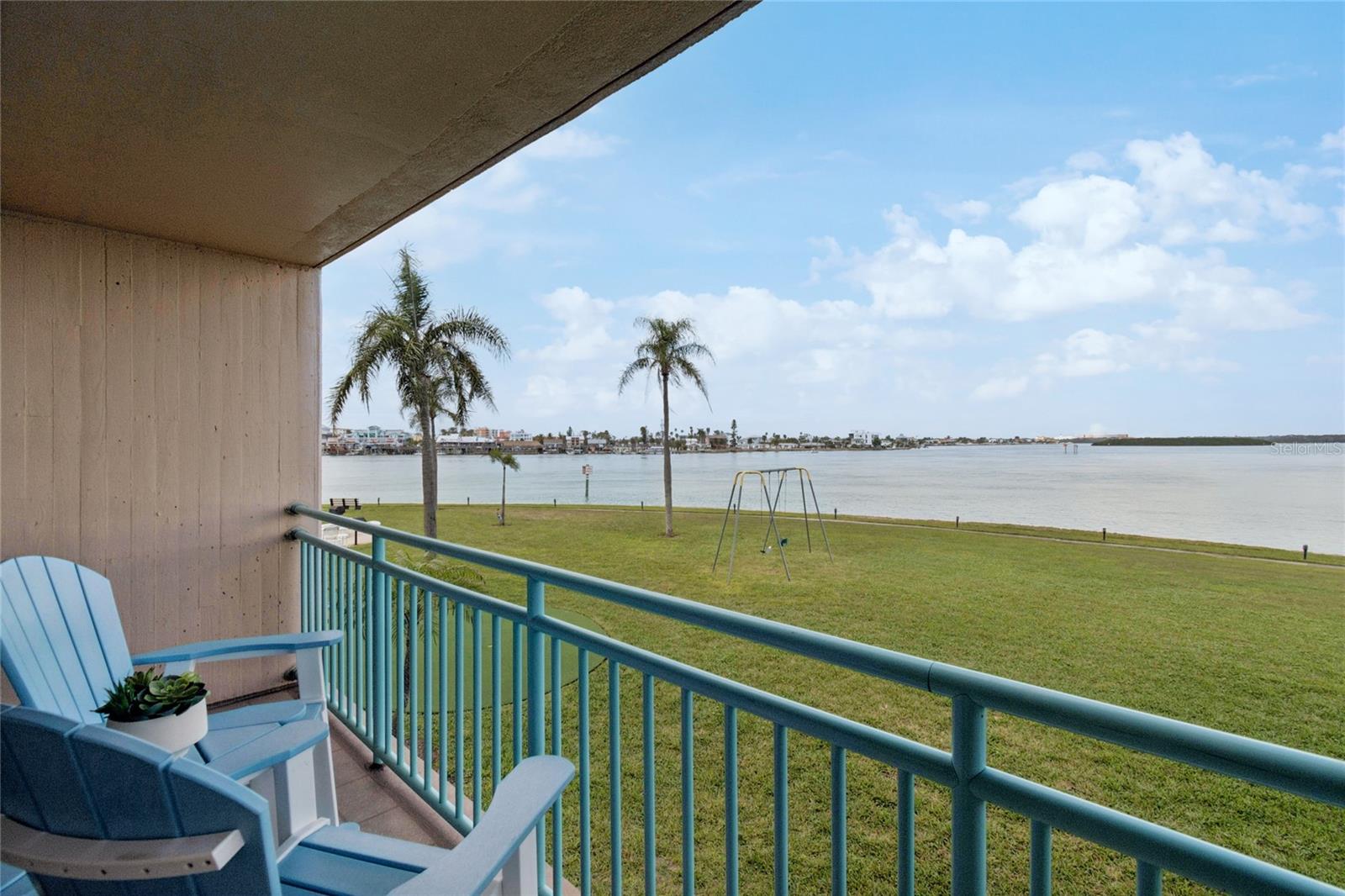 1 Key Capri #101e Property Photo 16