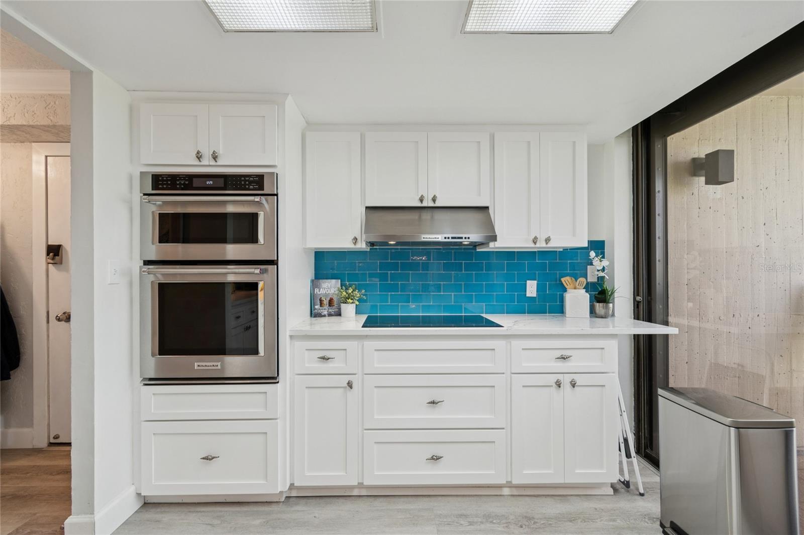 1 Key Capri #101e Property Photo 22