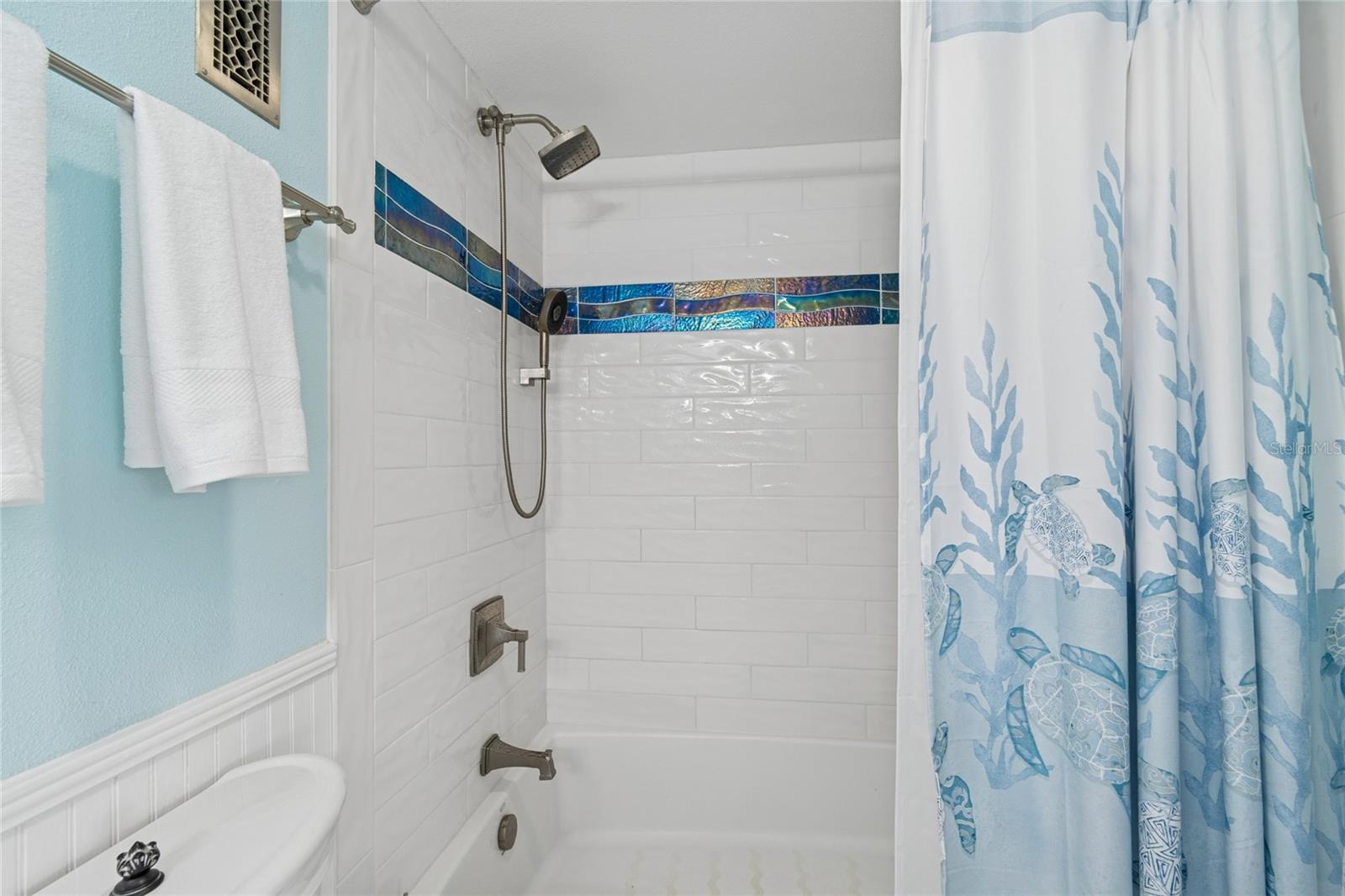 1 Key Capri #101e Property Photo 27