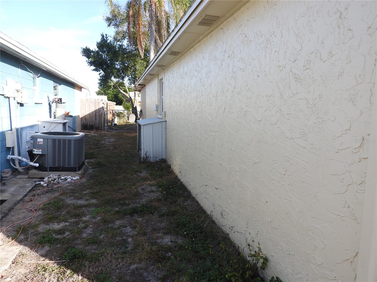 1324 Viking Dr Property Photo 4