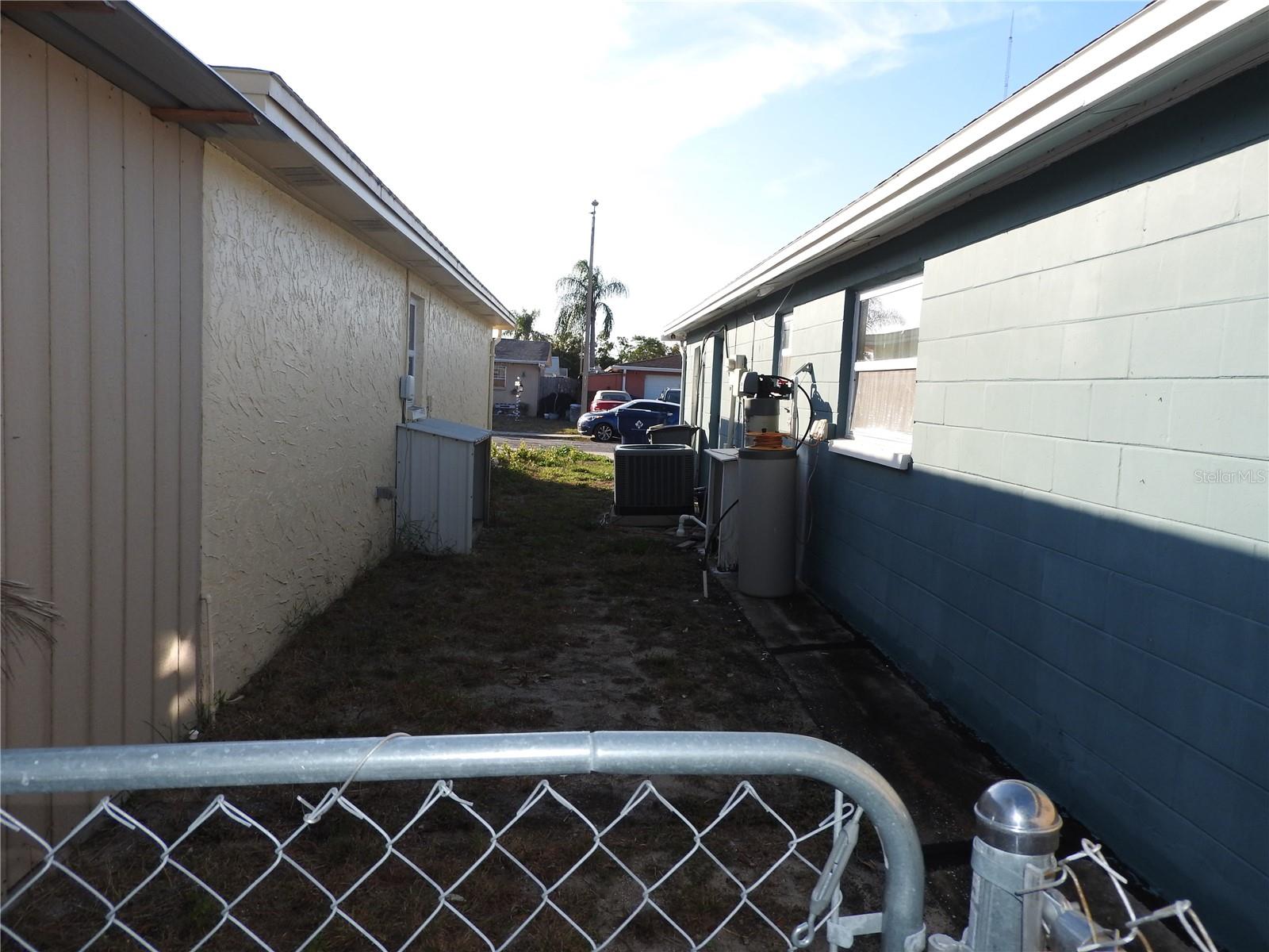 1324 Viking Dr Property Photo 5