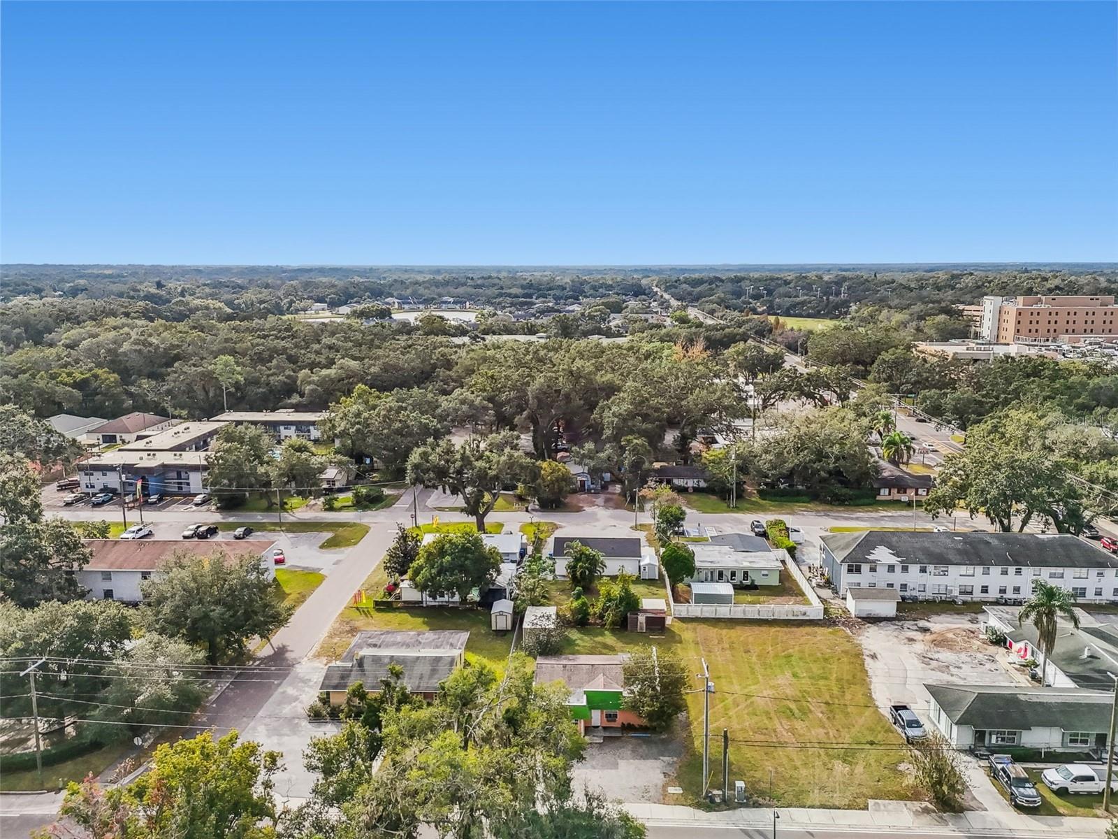 109 E Robertson St Property Photo 14