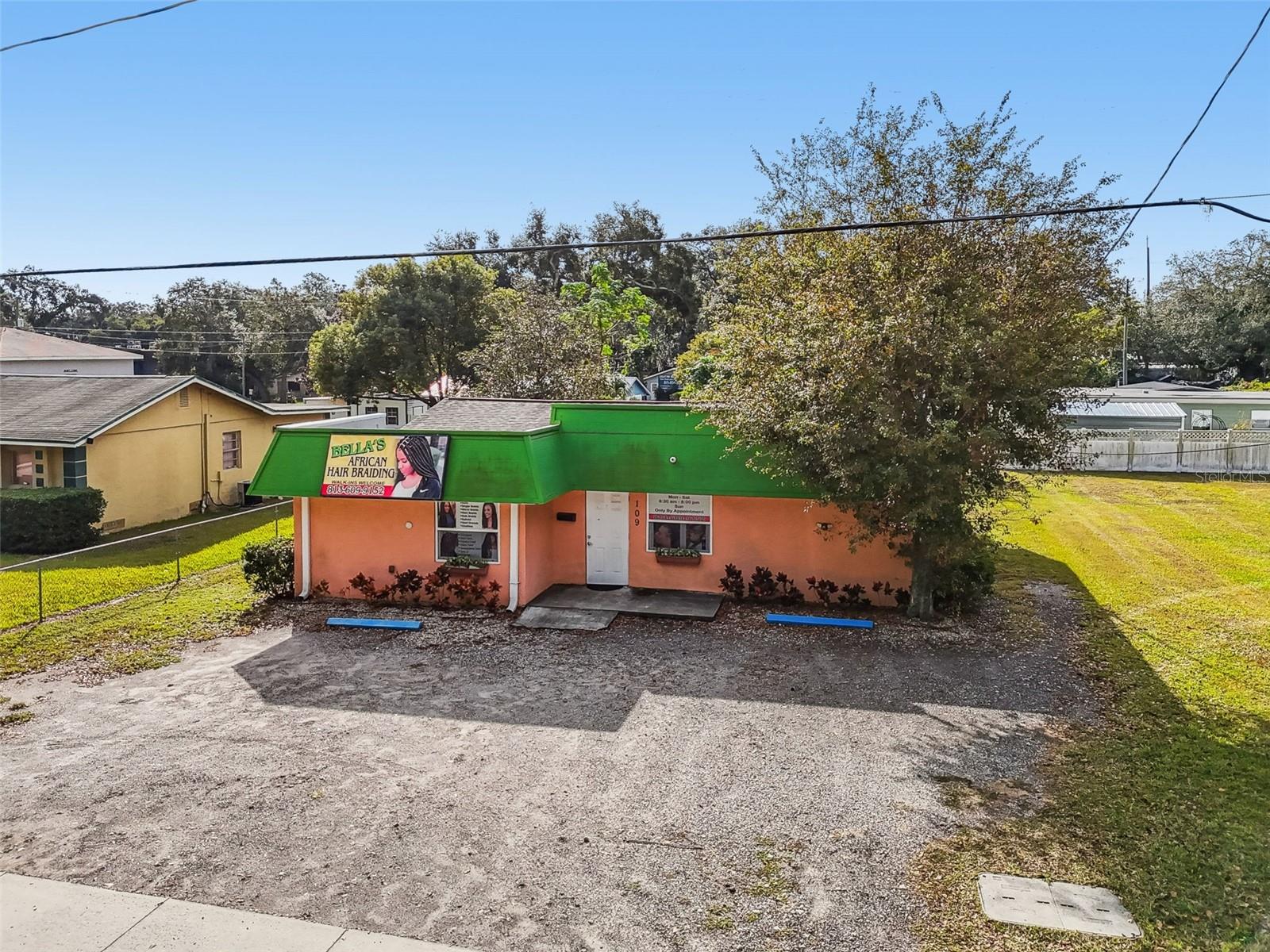 109 E Robertson St Property Photo 15