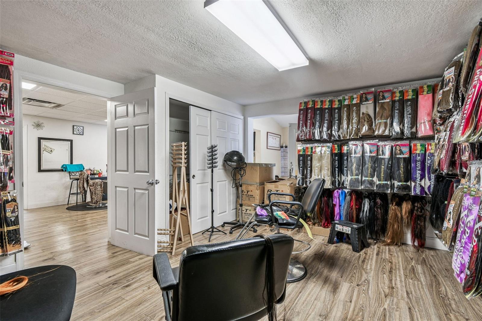109 E Robertson St Property Photo 33