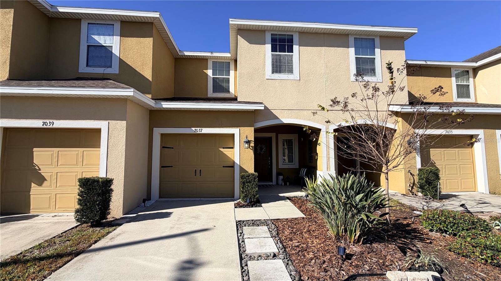 7037 Woodchase Glen Dr Property Photo 1