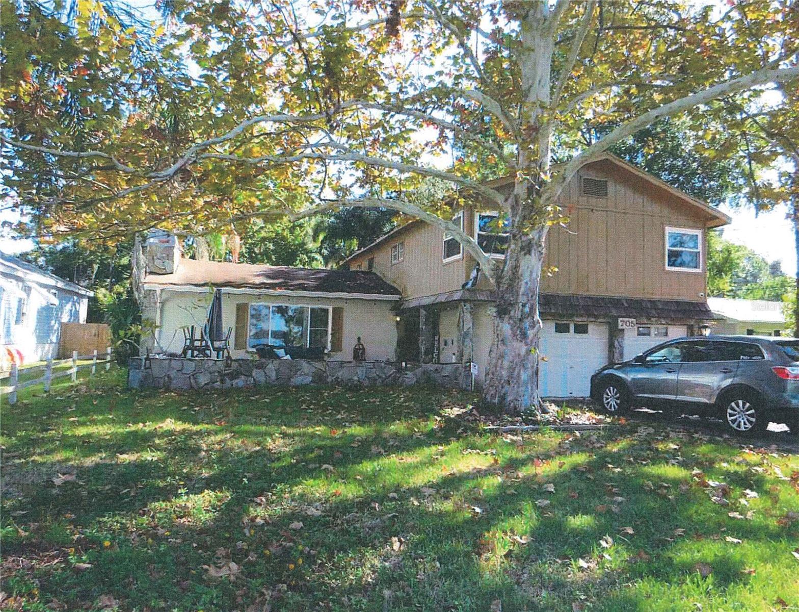 705 Shore Dr E Property Photo 1
