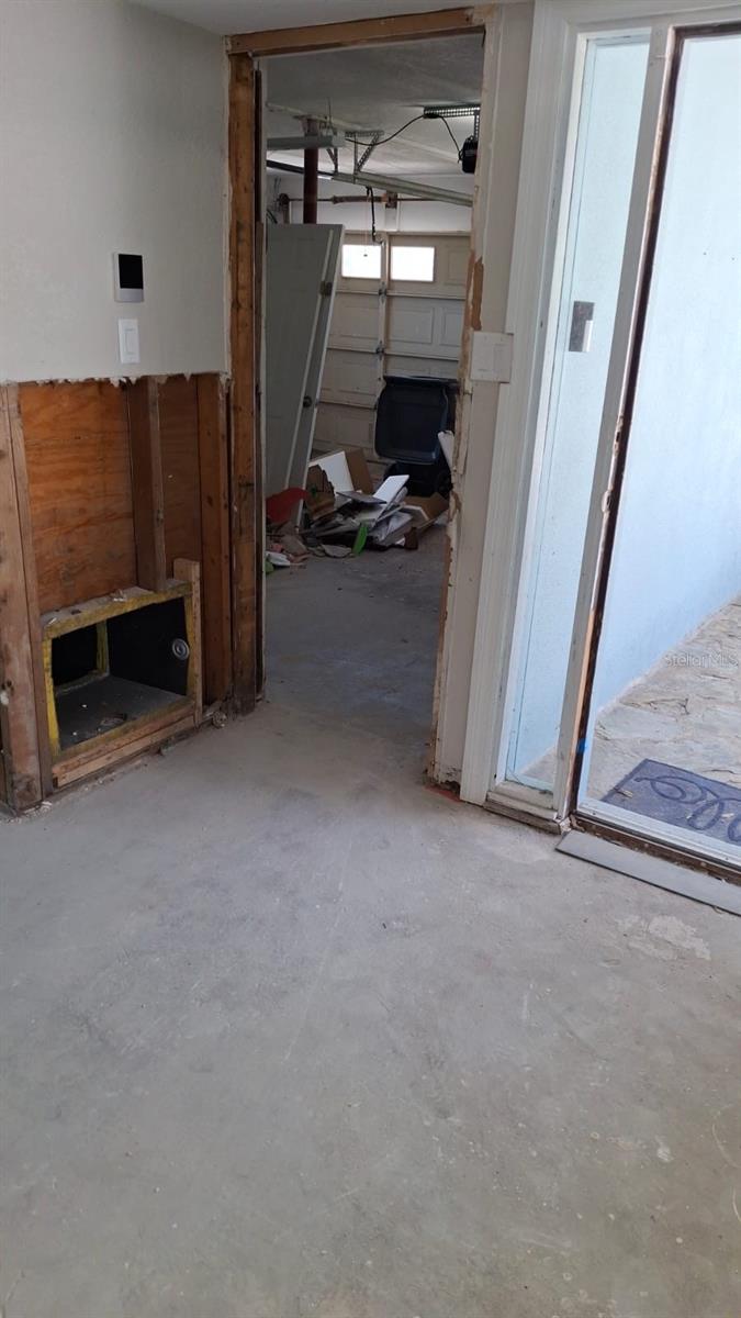 705 Shore Dr E Property Photo 5