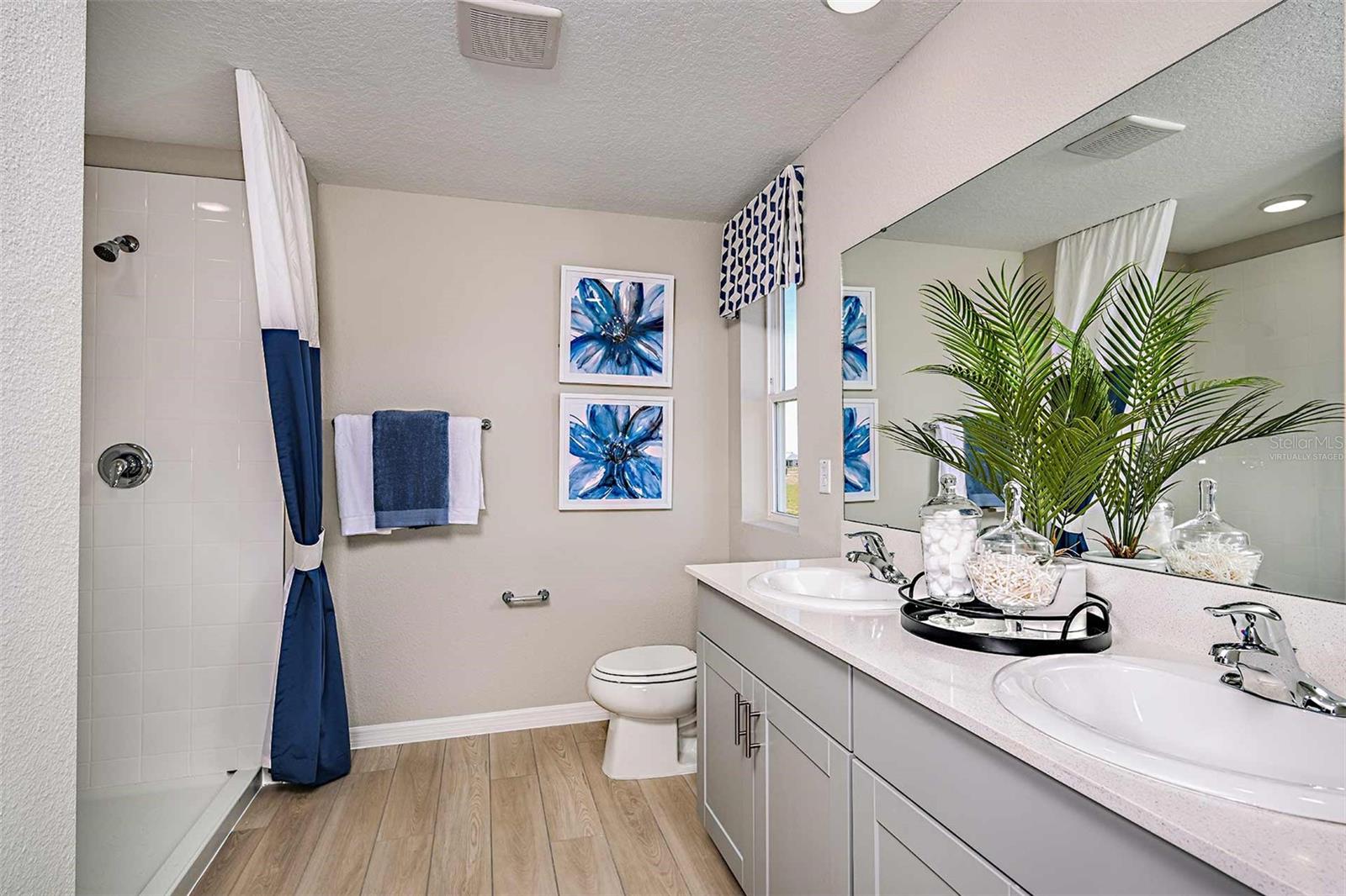 5019 Oaks River St Property Photo 13