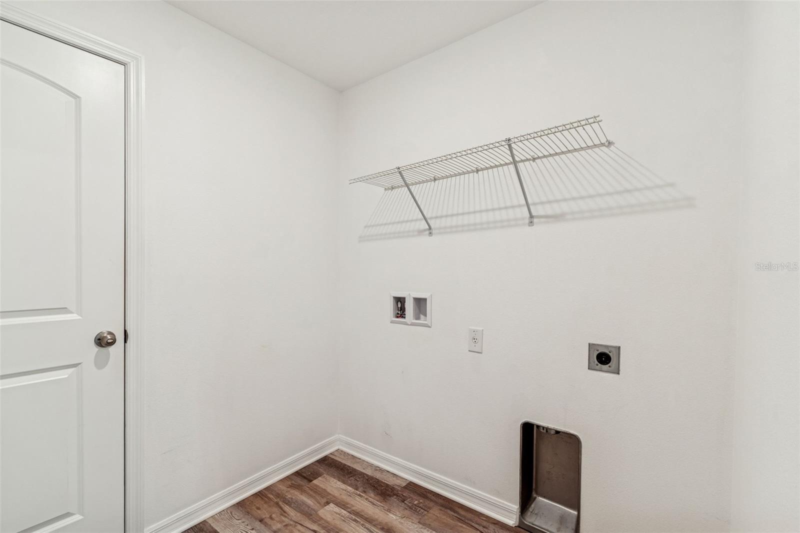 2277 Caspian Dr Property Photo 11