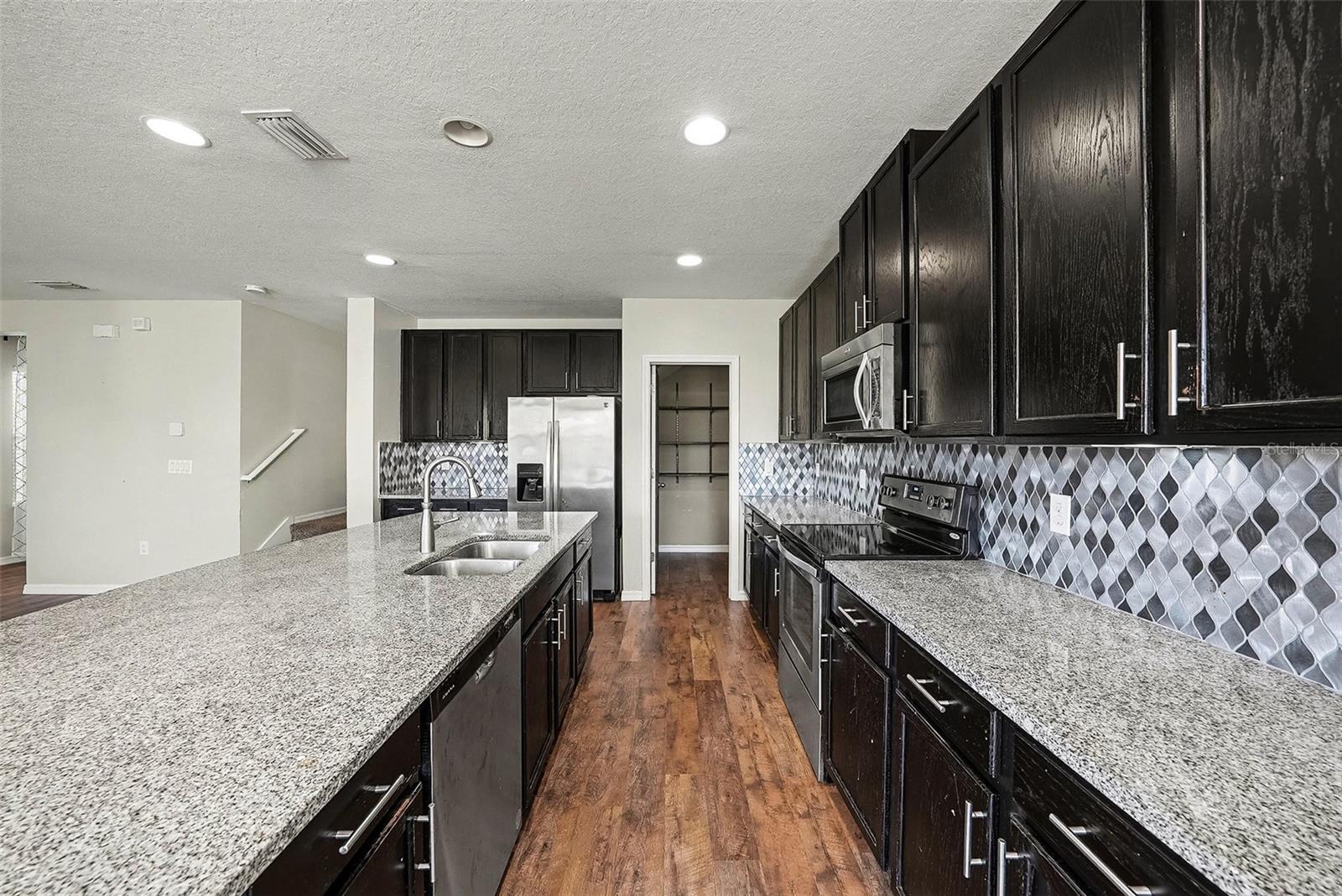 10233 Newminster Loop Property Photo 6