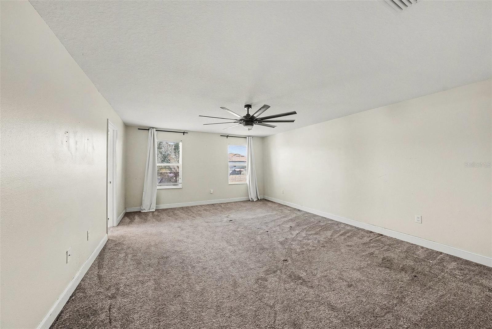 10233 Newminster Loop Property Photo 9
