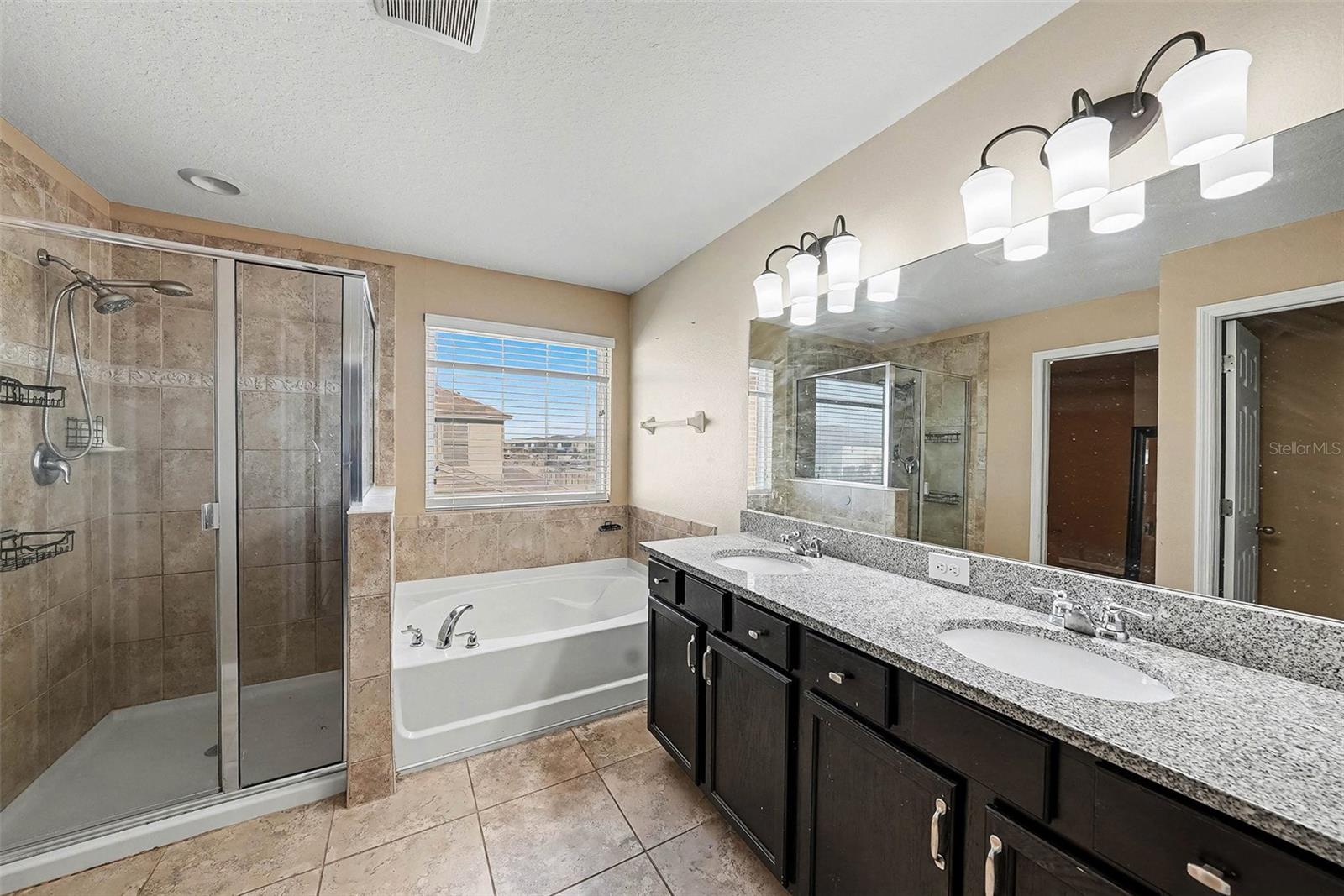 10233 Newminster Loop Property Photo 12