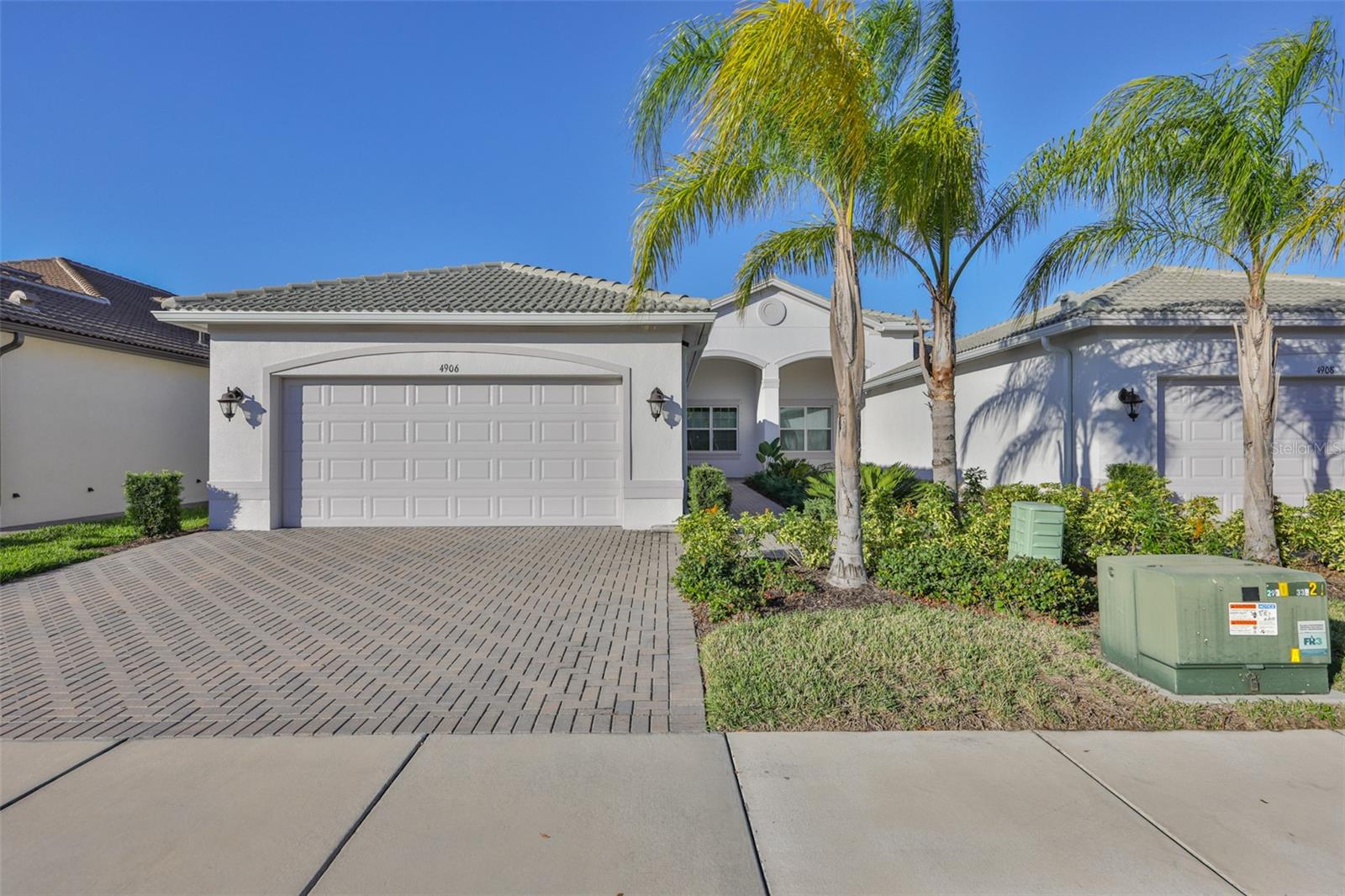 4906 Avila Lakes Dr Property Photo 2