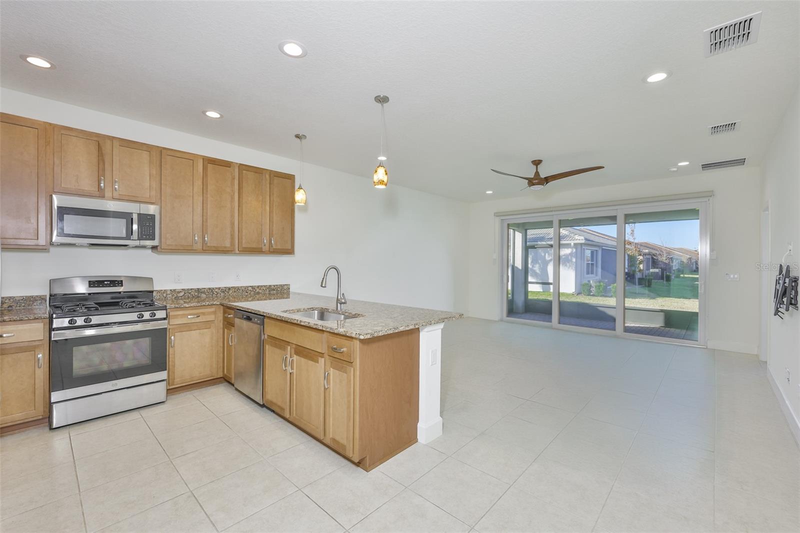4906 Avila Lakes Dr Property Photo 7