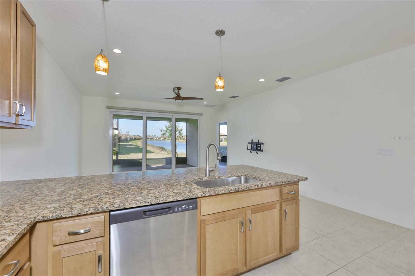 4906 Avila Lakes Dr Property Photo 8