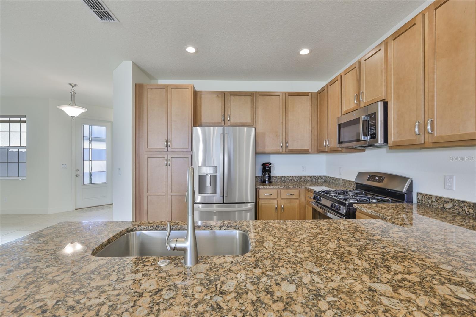 4906 Avila Lakes Dr Property Photo 9