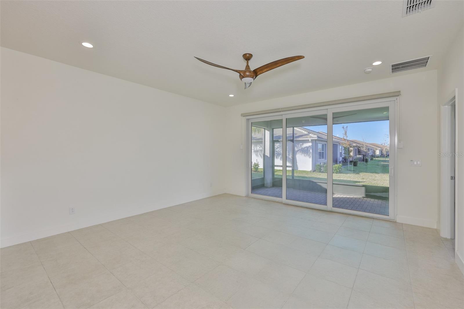 4906 Avila Lakes Dr Property Photo 36
