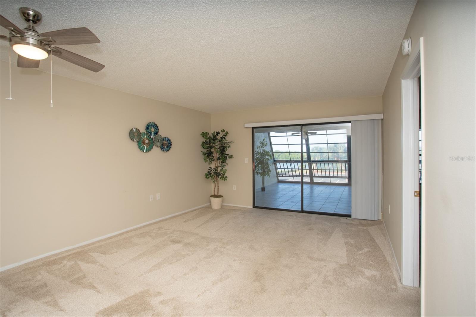 9860 62nd Ter N #1014 Property Photo 15