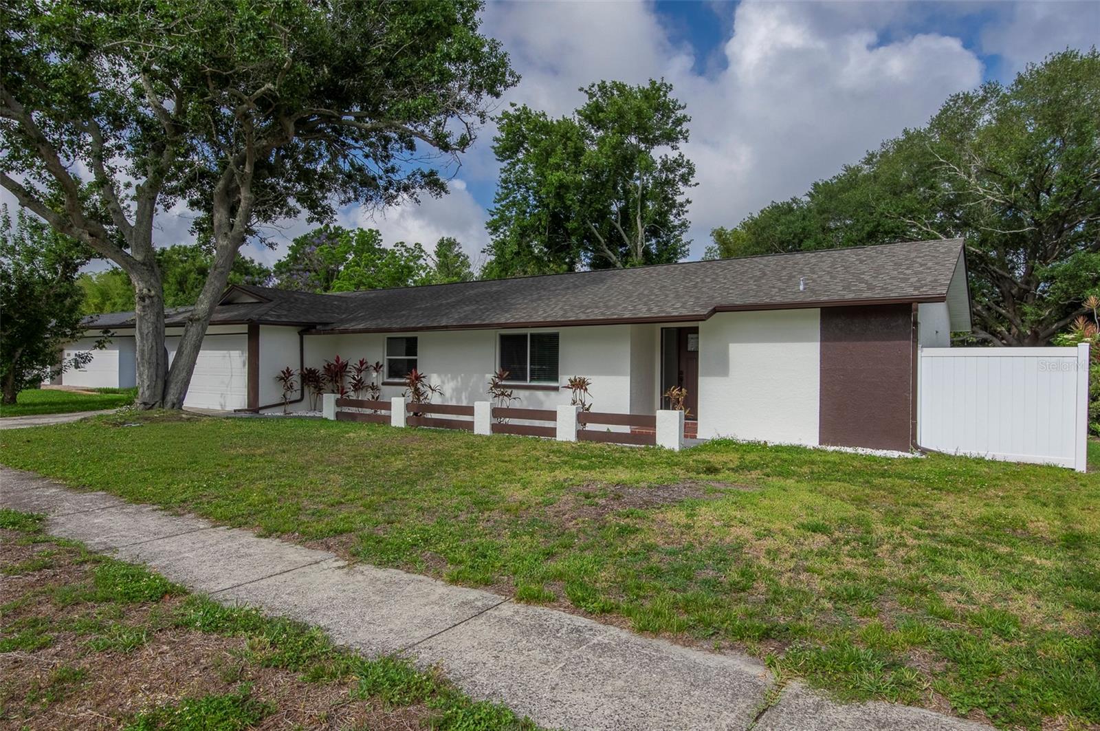 1689 Monterey Dr Property Photo 2