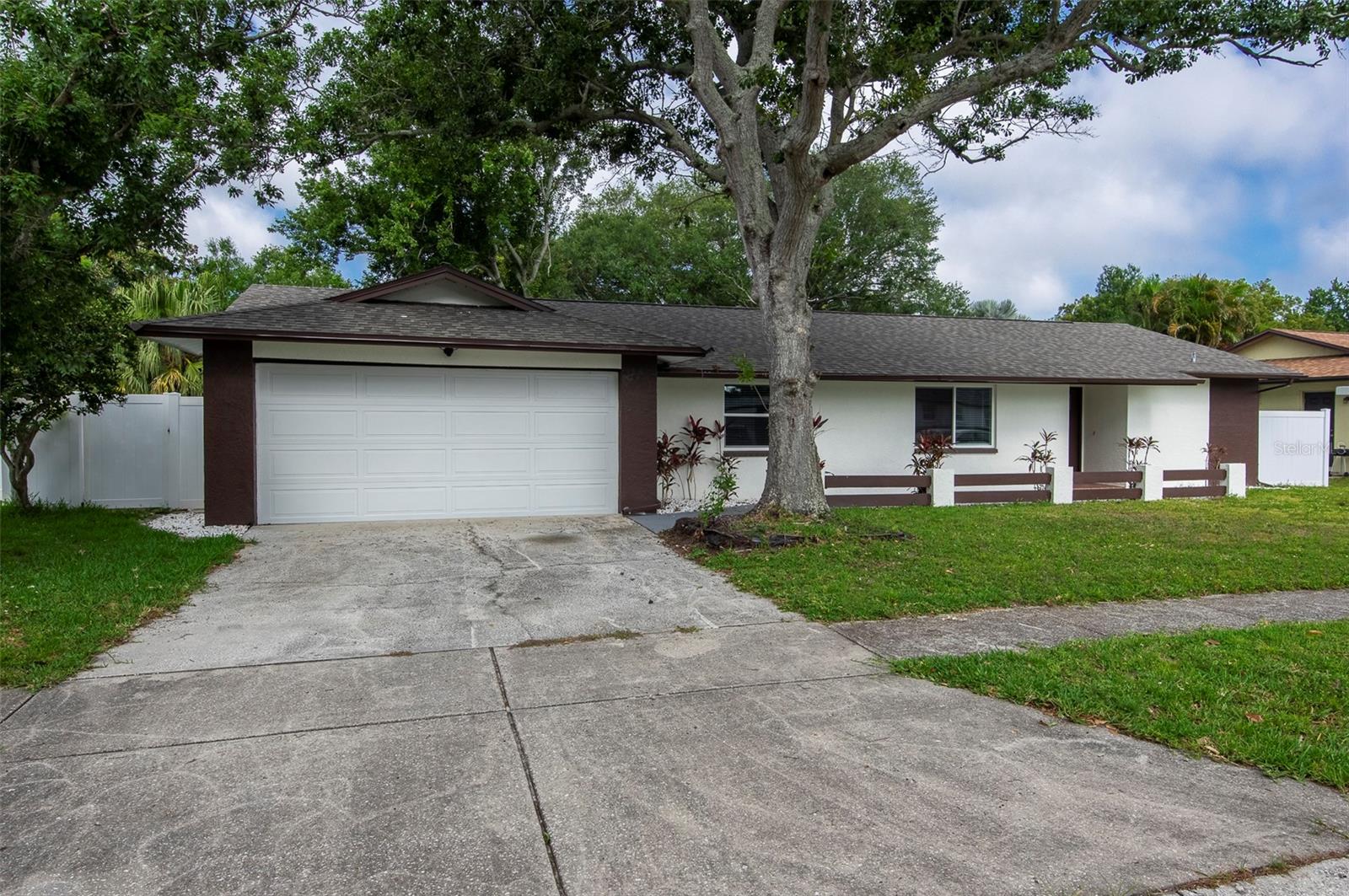1689 Monterey Dr Property Photo 3