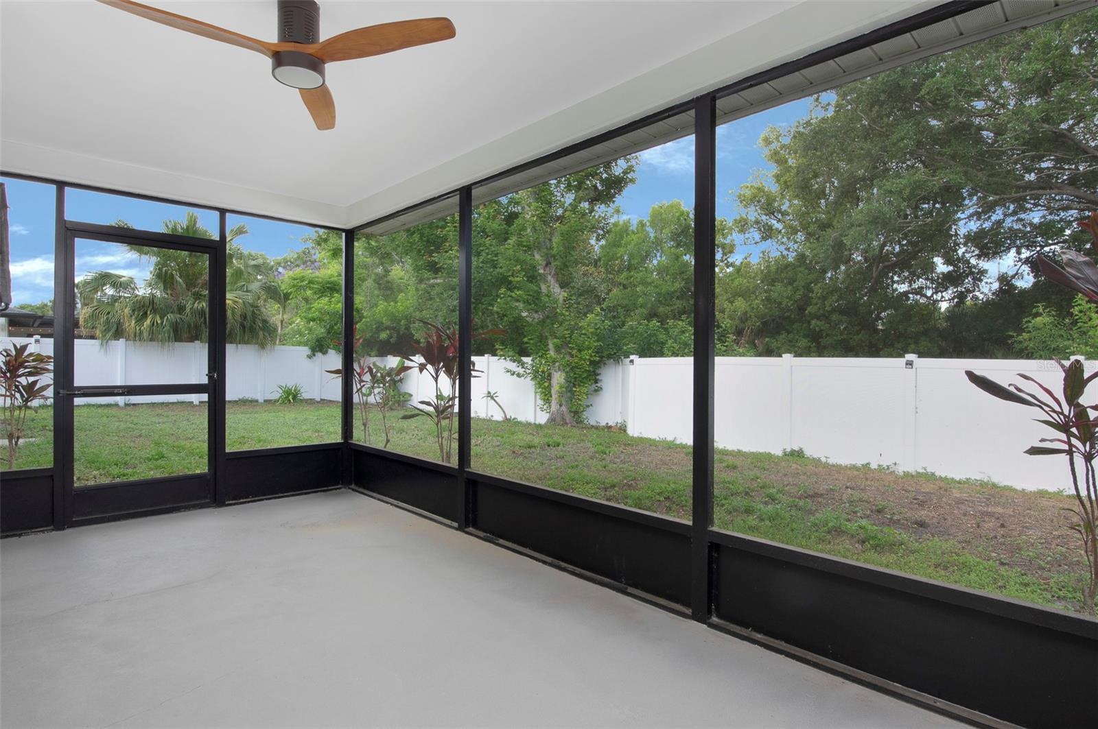1689 Monterey Dr Property Photo 19