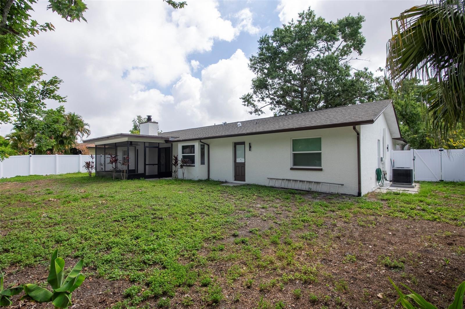 1689 Monterey Dr Property Photo 39