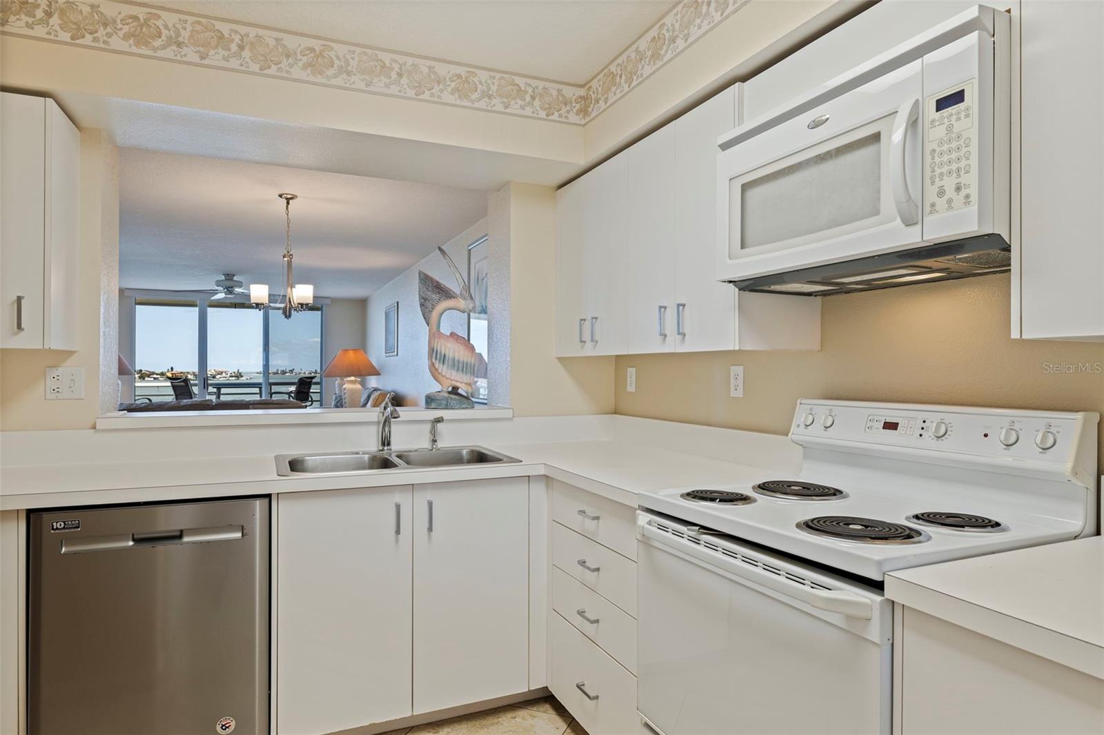 6105 Bahia Del Mar Cir #683 Property Photo 8