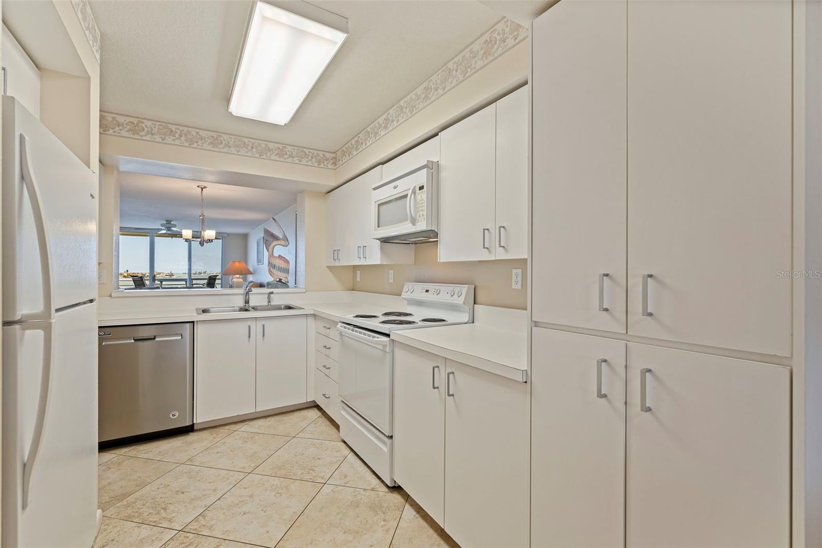 6105 Bahia Del Mar Cir #683 Property Photo 9