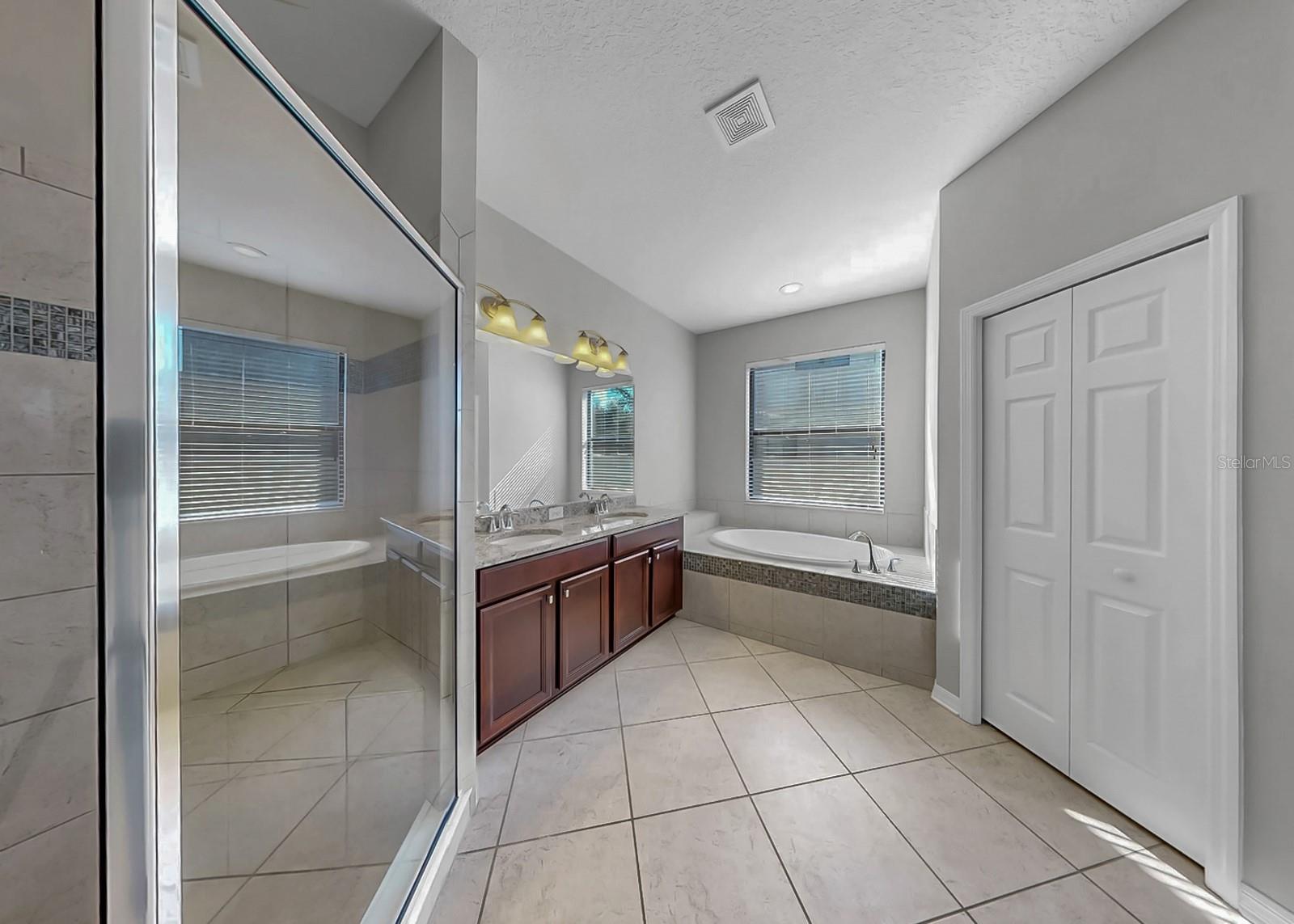 7109 Spindle Tree Ln Property Photo 23