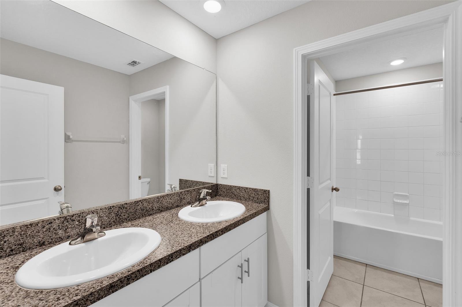 5204 White Chicory Dr Property Photo 32
