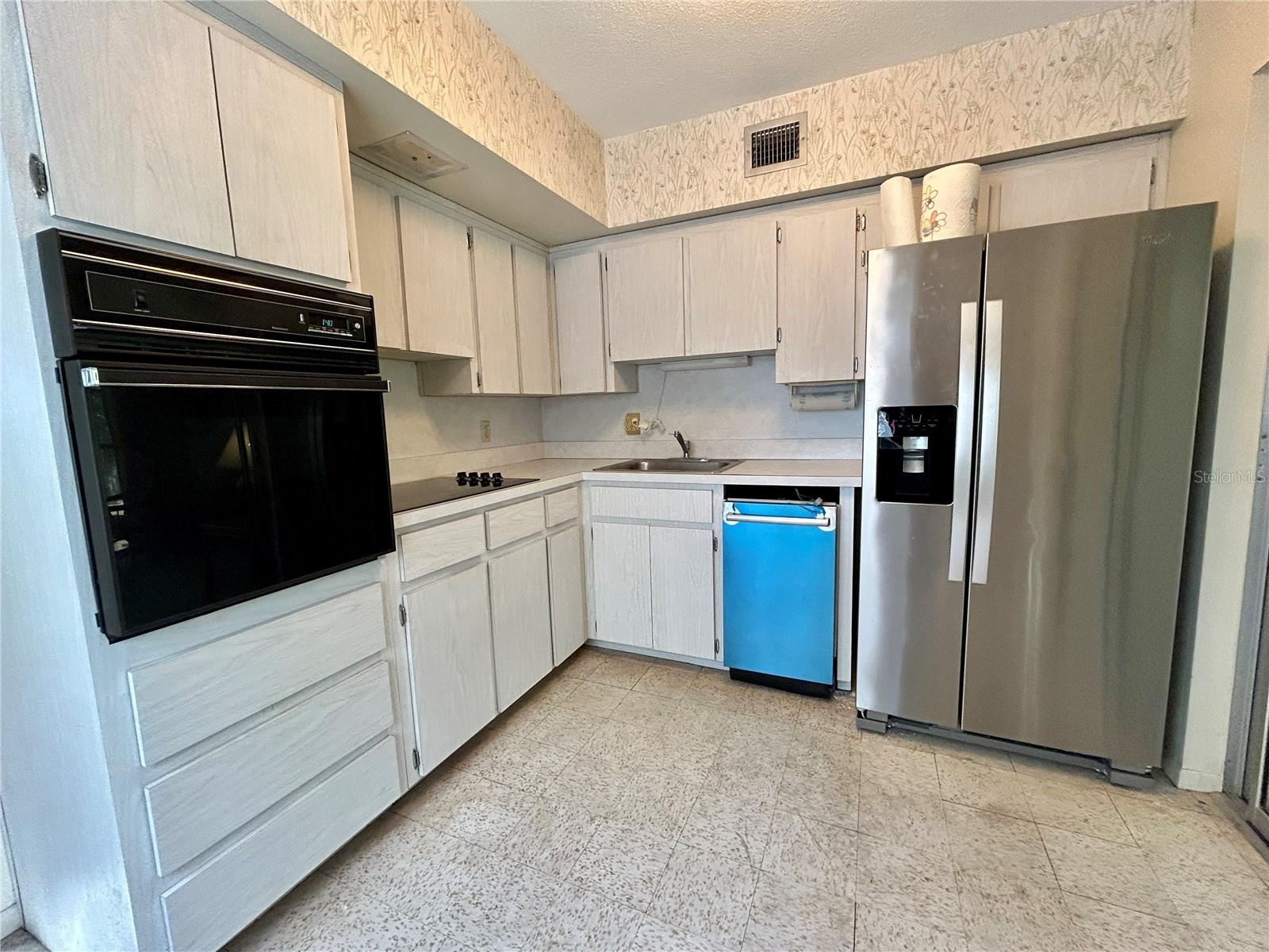 2464 Australia Way E #78 Property Photo 9
