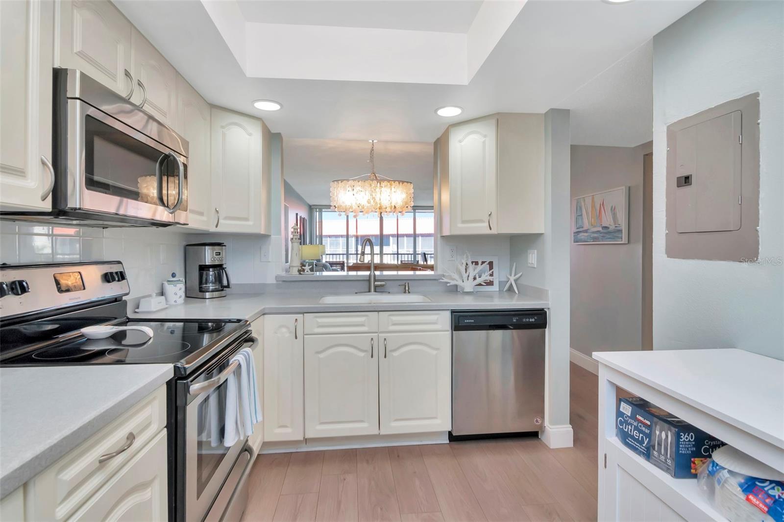 17580 Gulf Blvd #403 Property Photo 7