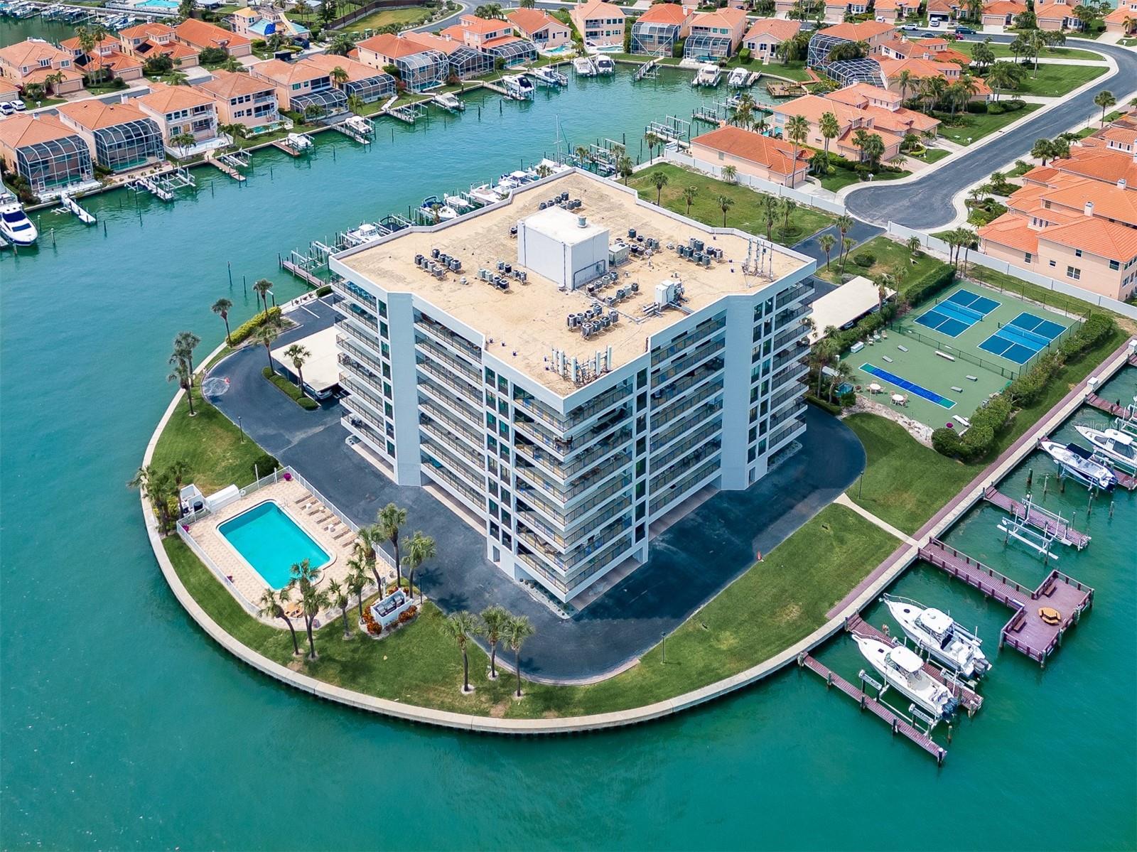 240 SAND KEY ESTATES DR #216 Property Photo 1