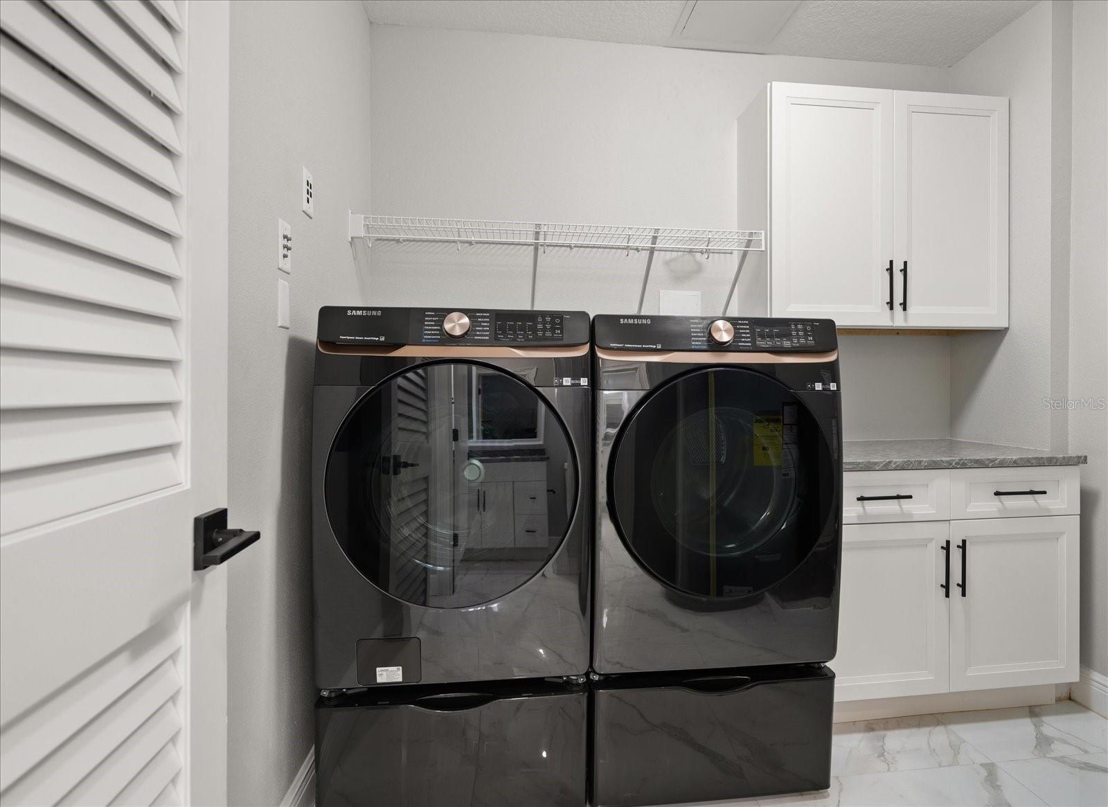 211 Dolphin Pt #301 Property Photo 27