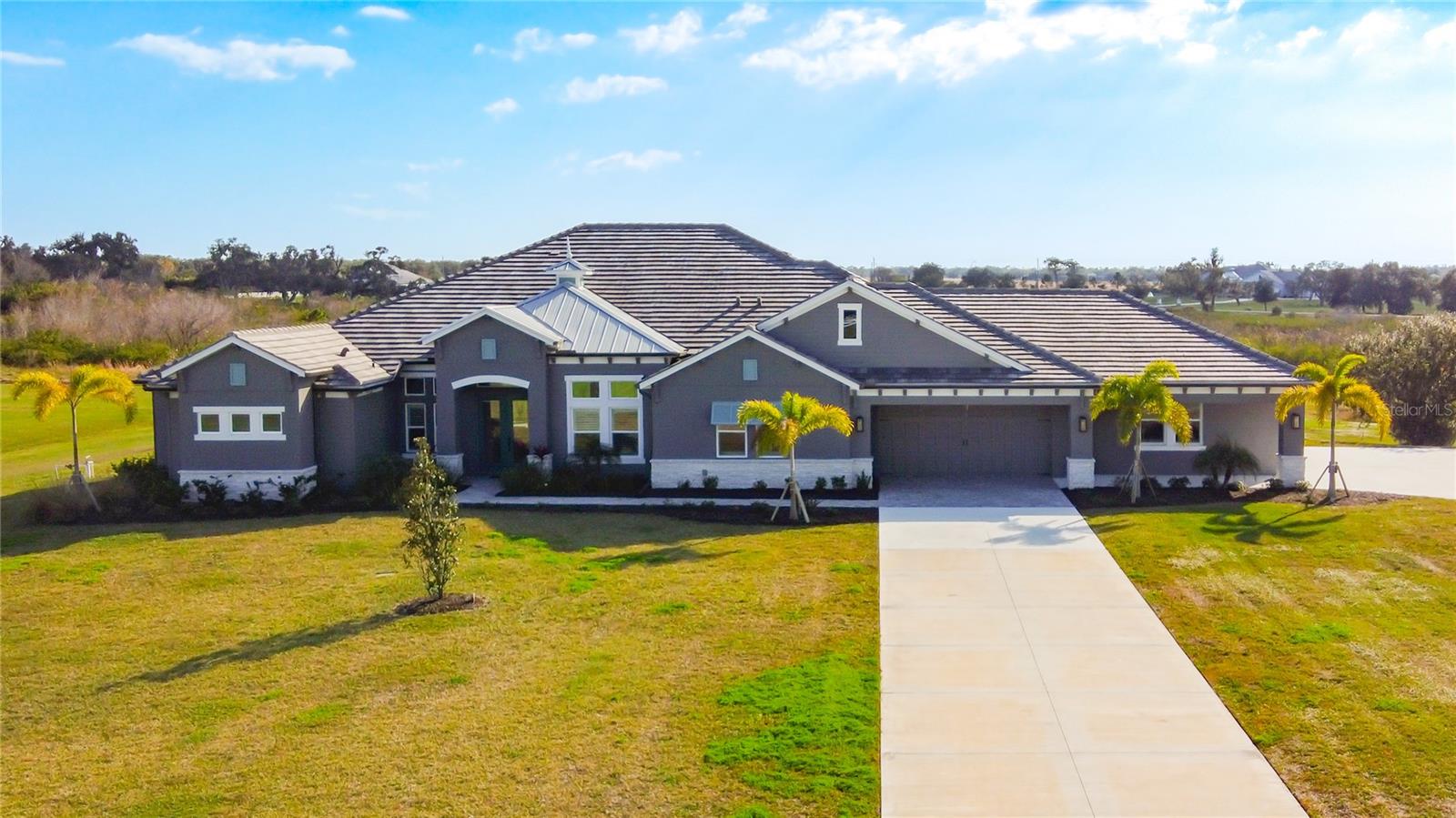 3586 Recurve Cir Property Photo 1