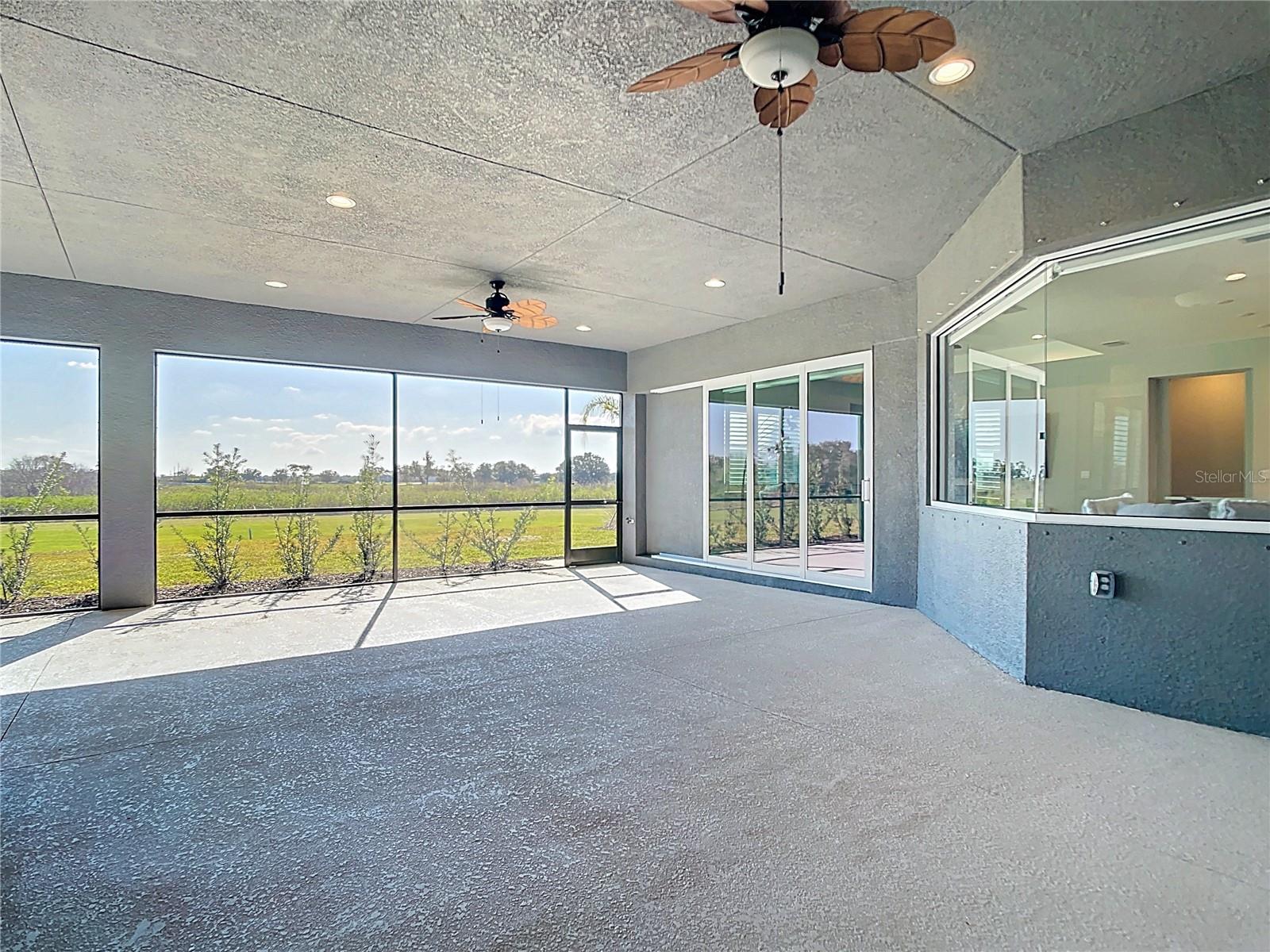 3586 Recurve Cir Property Photo 33
