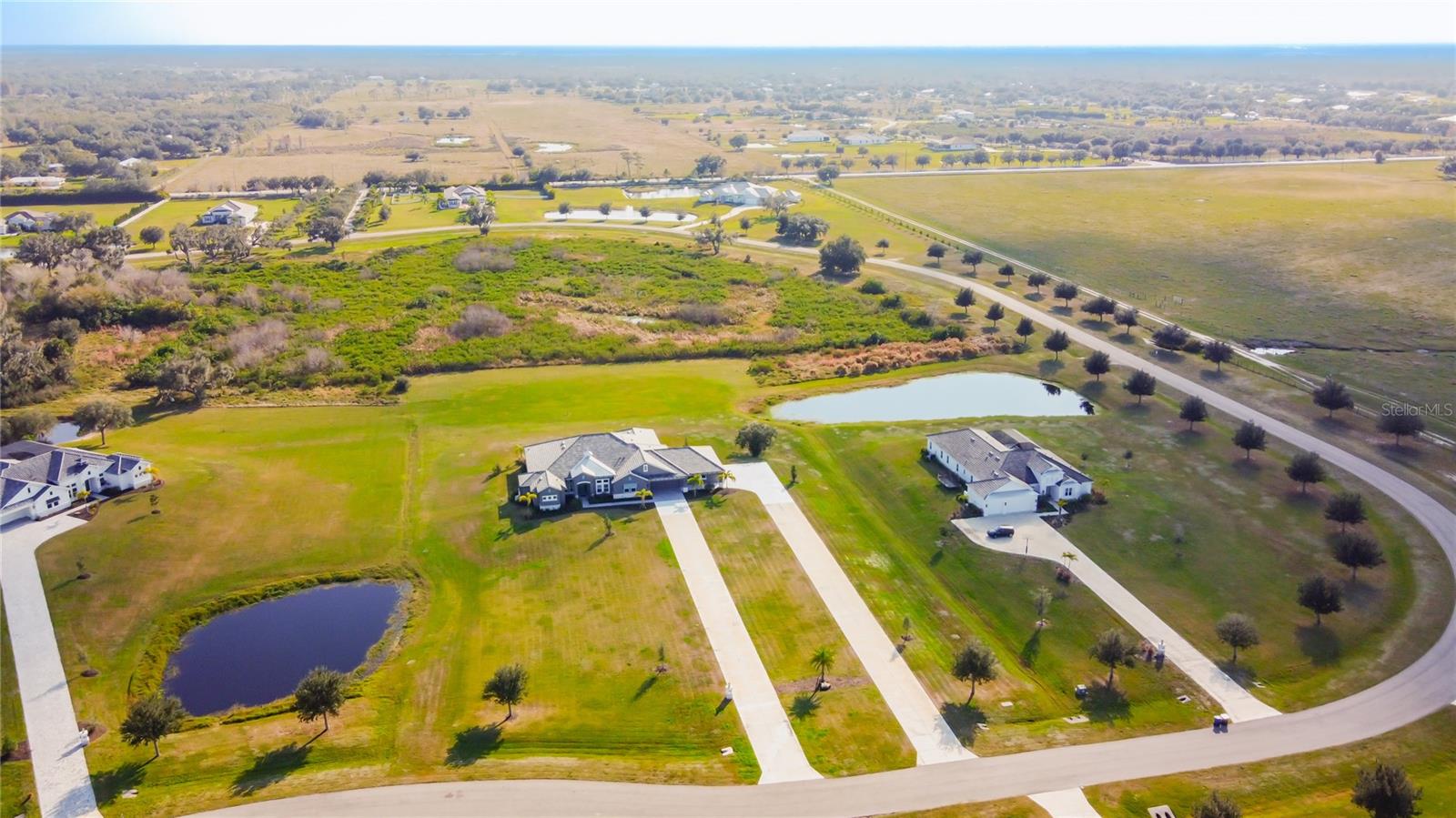 3586 Recurve Cir Property Photo 55