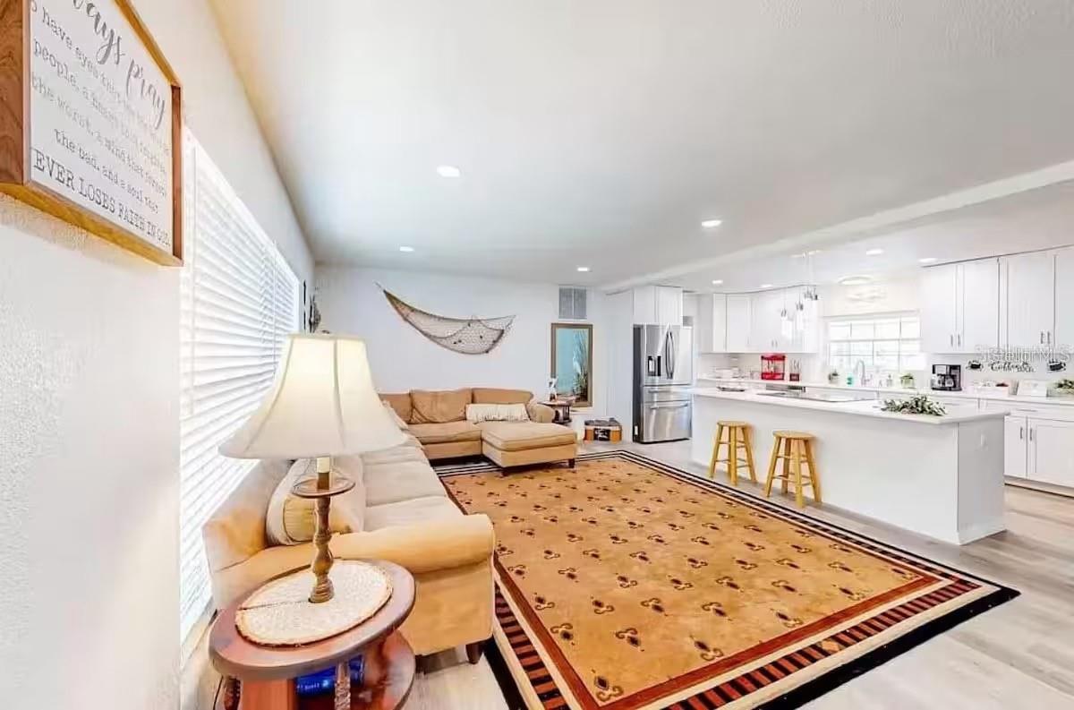TB8459529 Property Photo 4