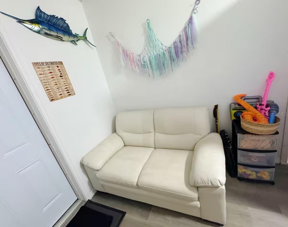 TB8459529 Property Photo 32