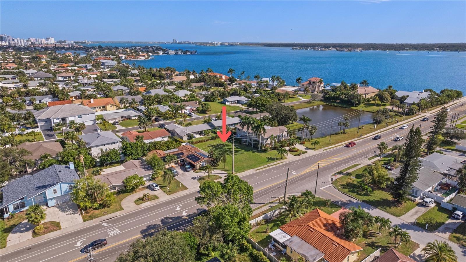 Causeway Blvd Property Photo 4