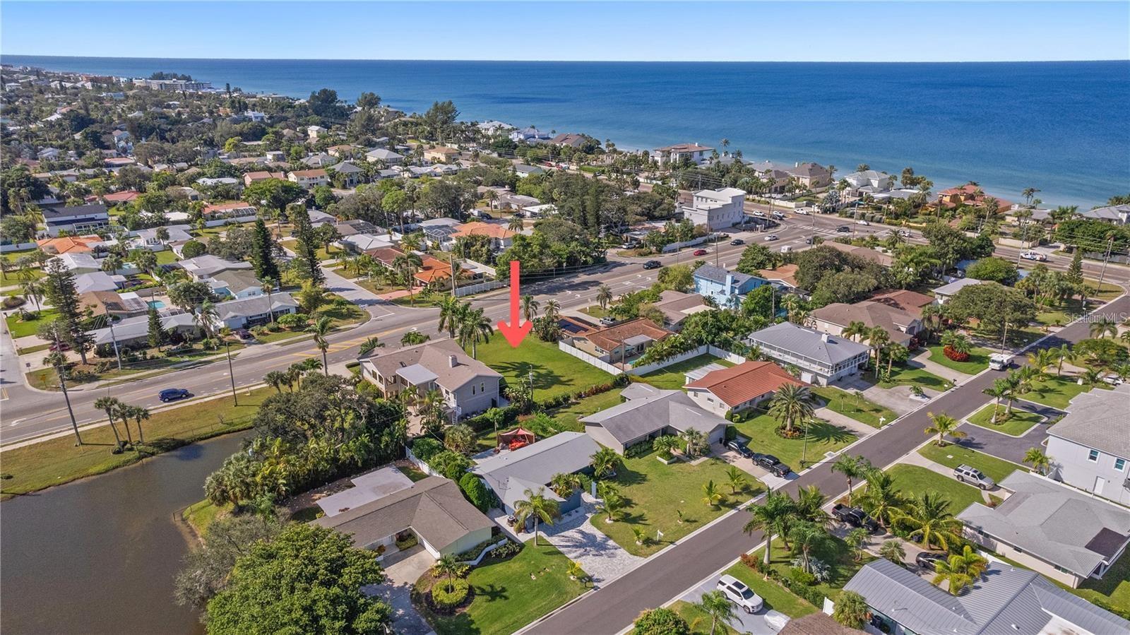 Causeway Blvd Property Photo 8