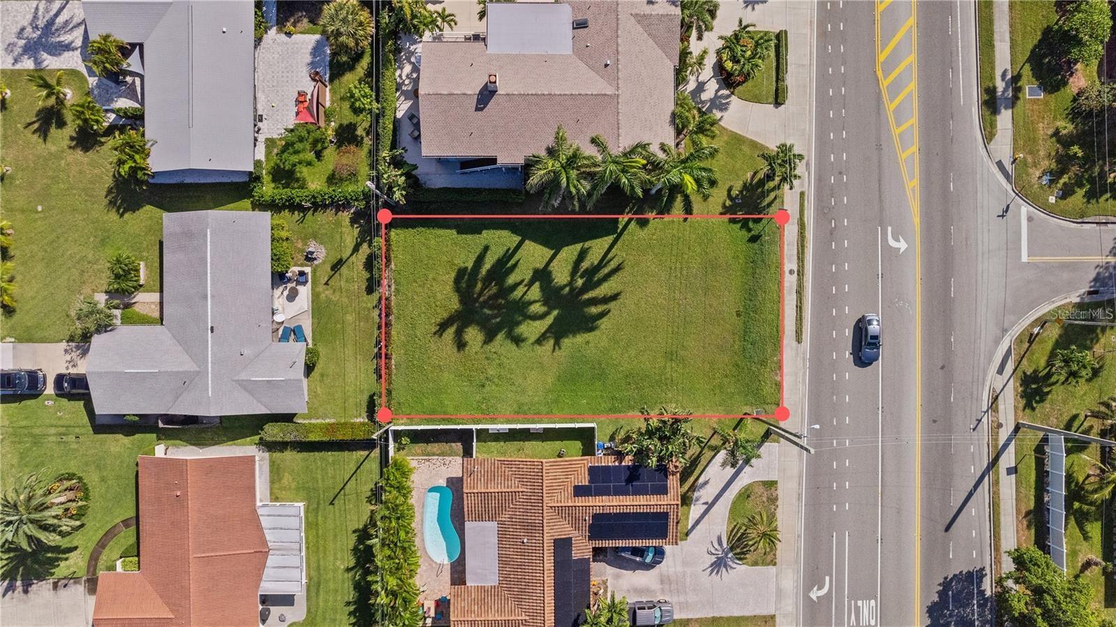 Causeway Blvd Property Photo 11